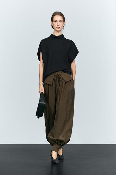 Sleeveless roll neck top — BLACK 1