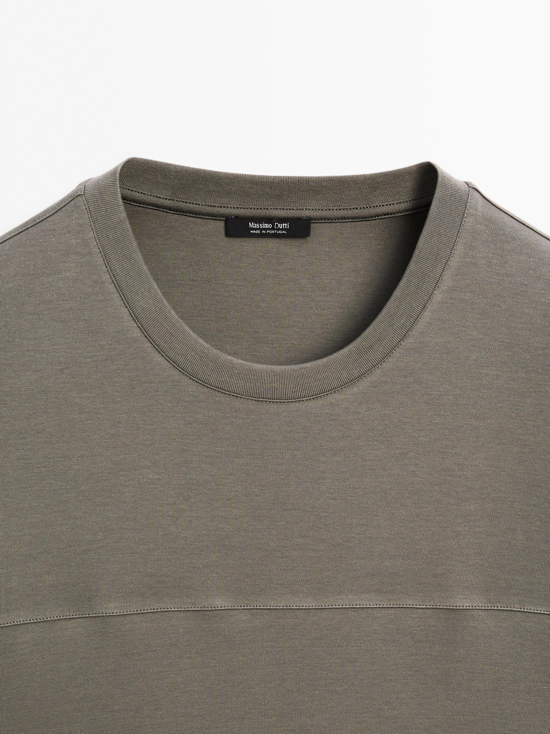 100% cotton T-shirt with seam detail