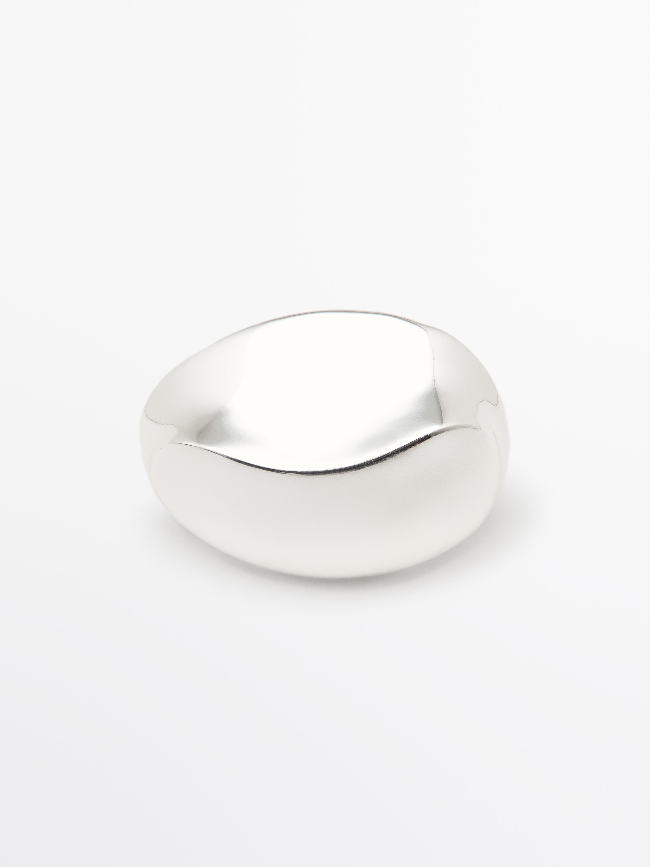 Oval brooch
