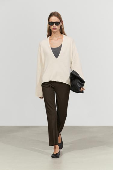100% Cashmere V-Neck Knit Sweater — CREAM 1