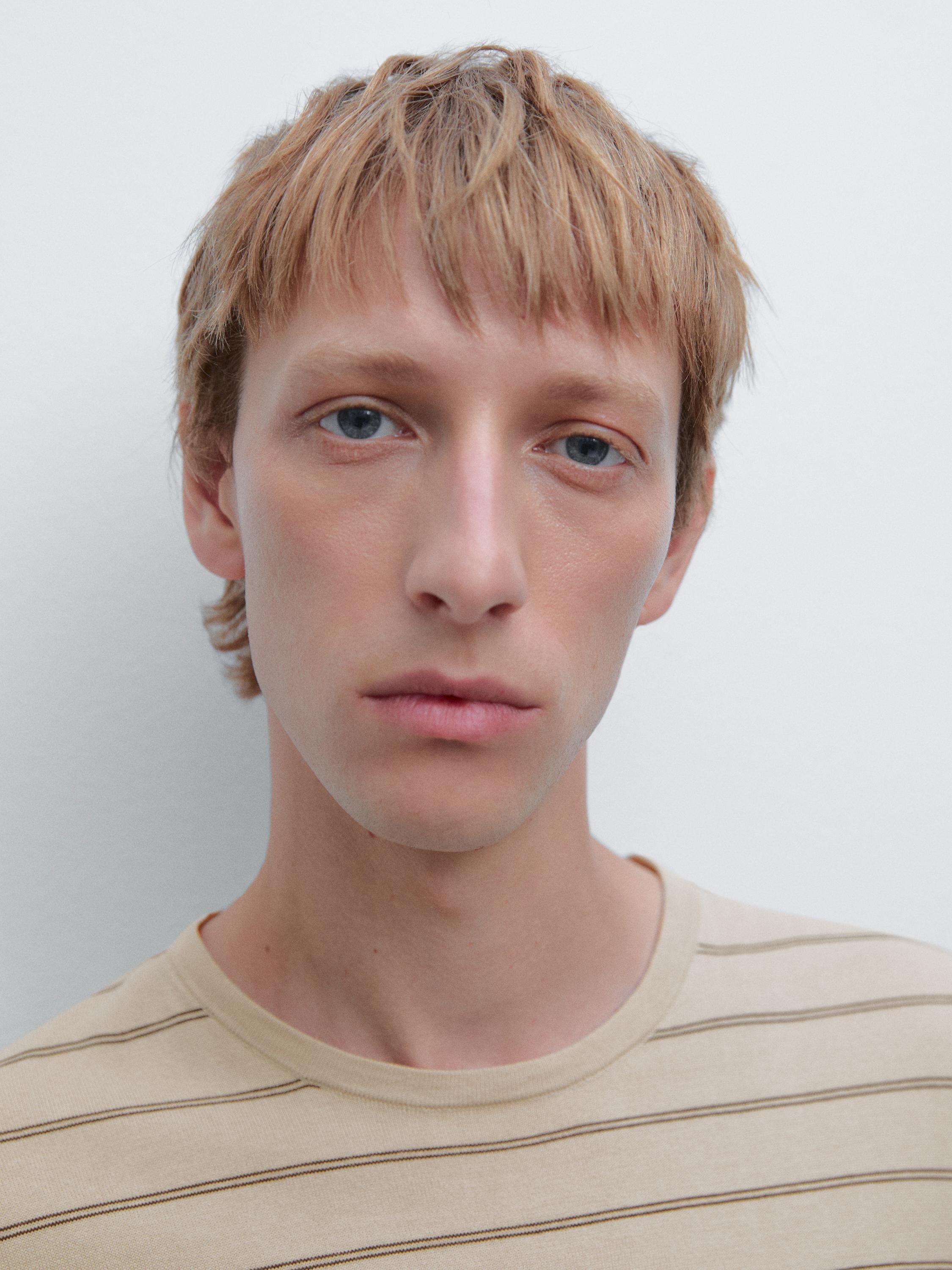 Футболка из легкого трикотажа в полоску