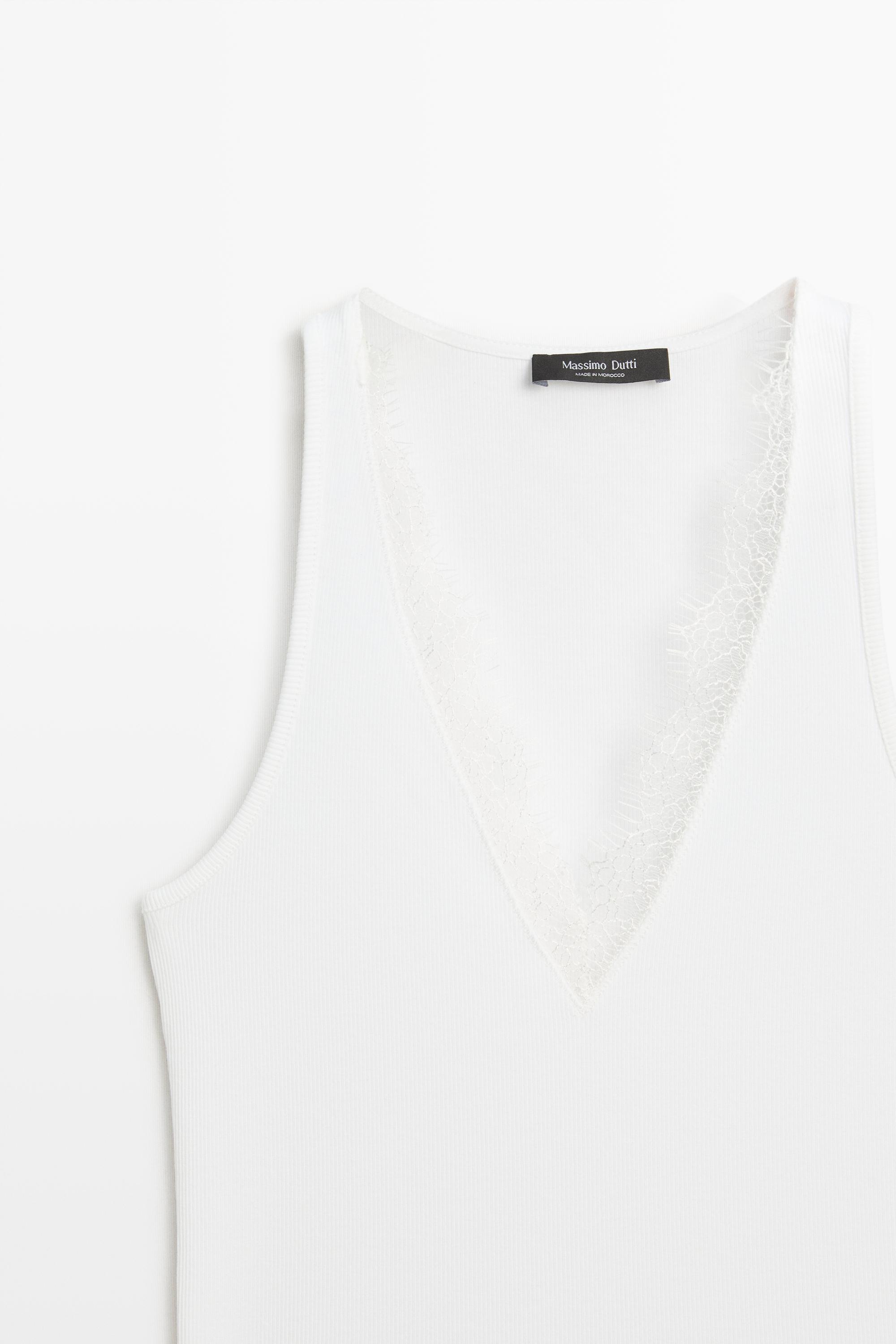 V-neck lace trim camisole top — CREAM
