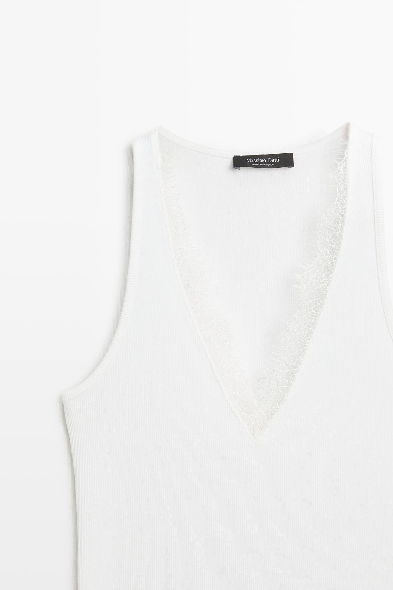 V-neck lace trim camisole top — CREAM