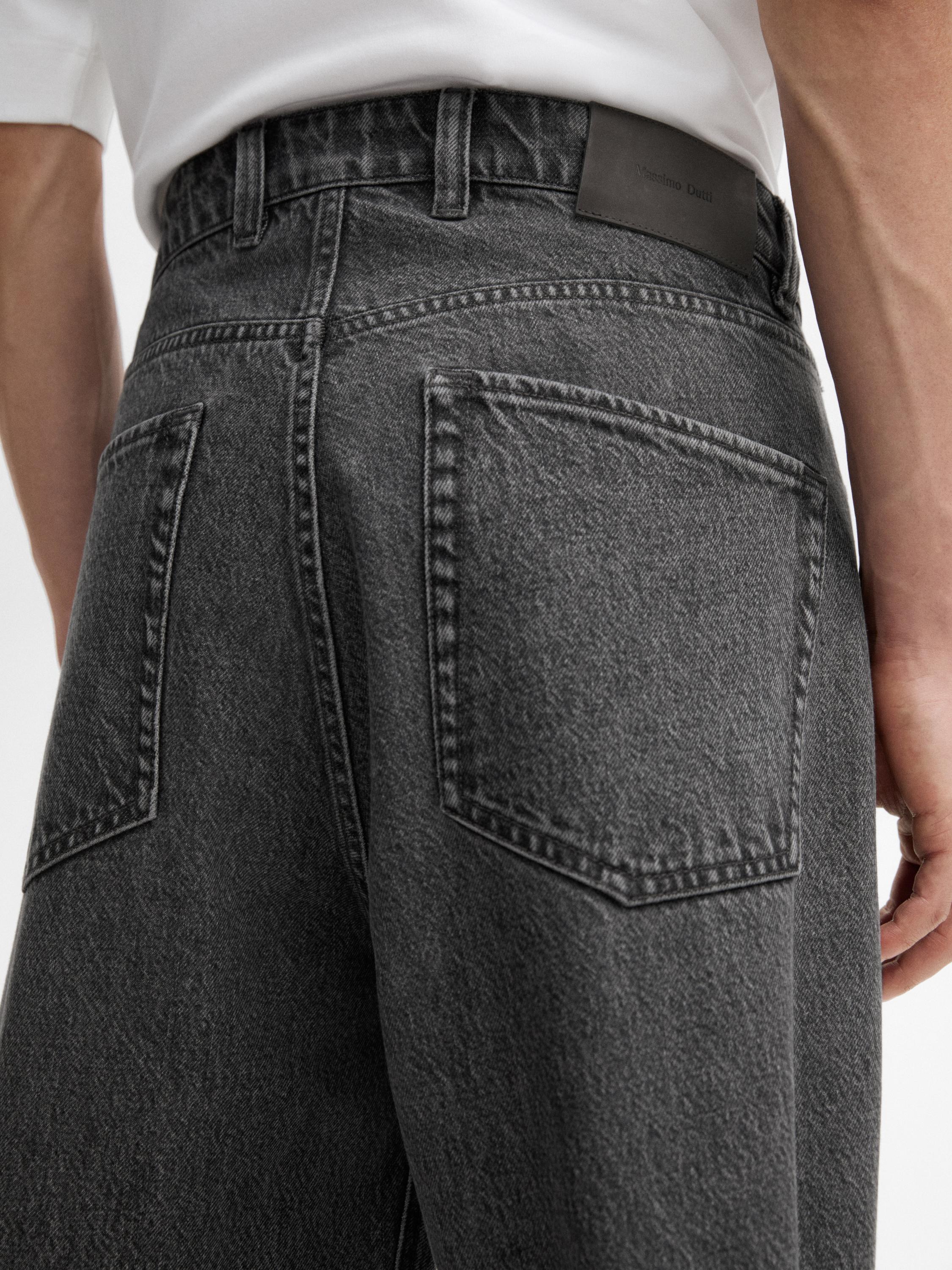 Wide-leg jeans