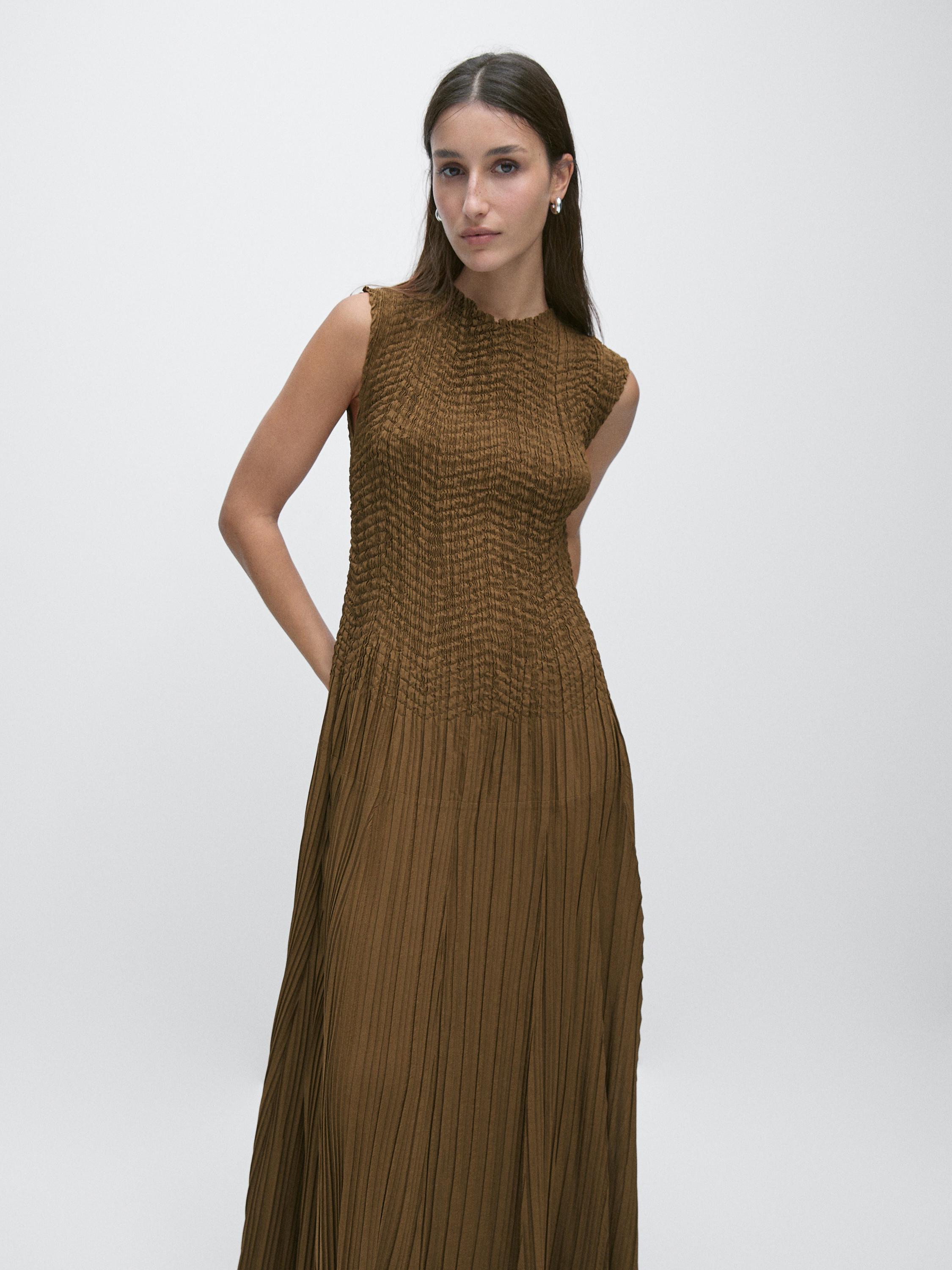 Robe longue plissée
