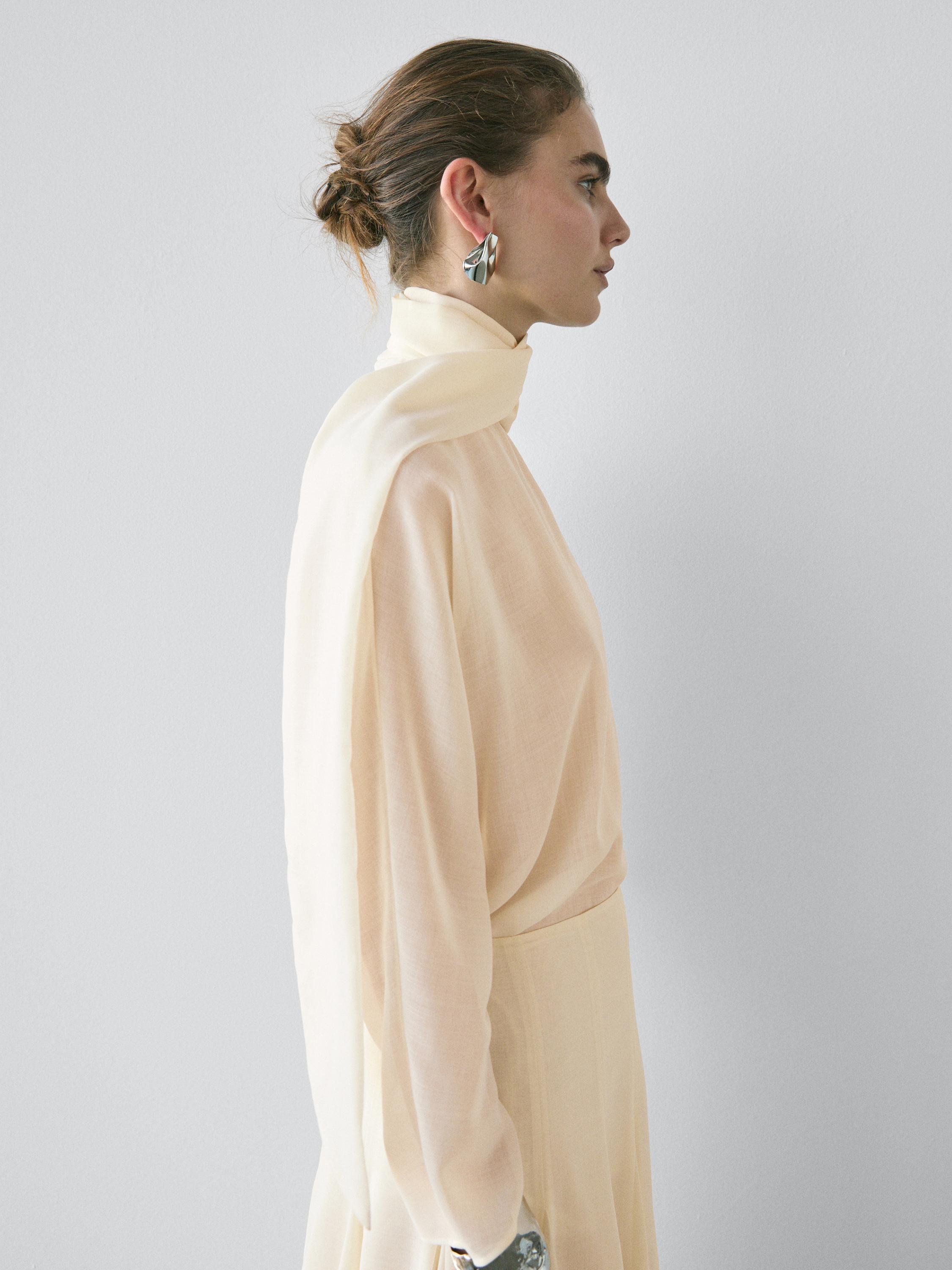 Flowing blouse with tie detail - STUDIO — CREAM