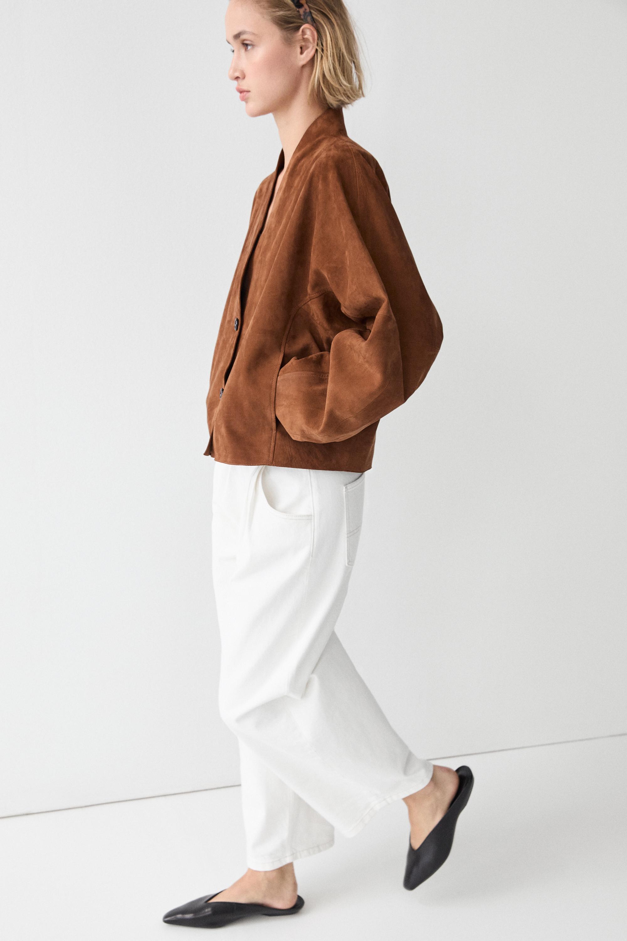 Suede V-neck balloon jacket — CAMEL