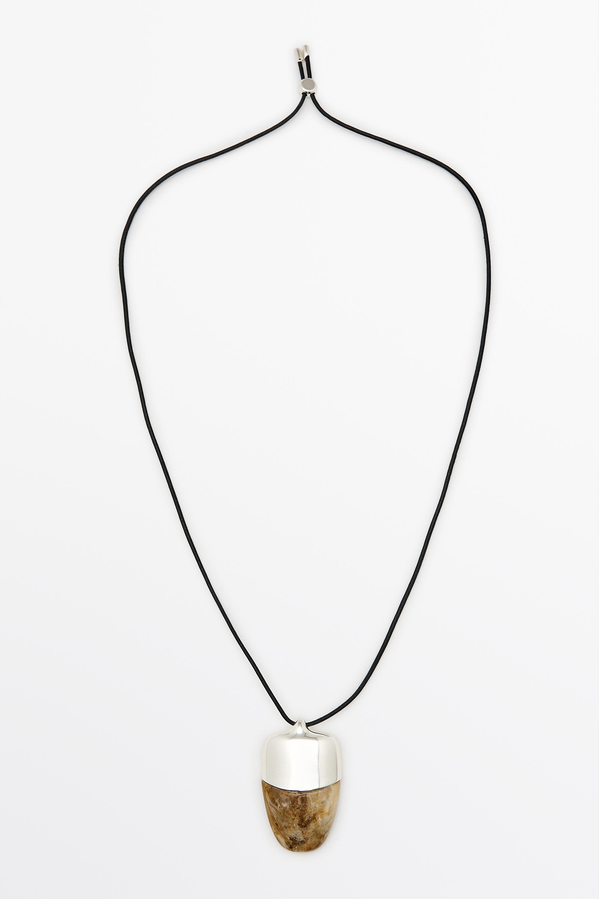 Collar colgante marmoleado