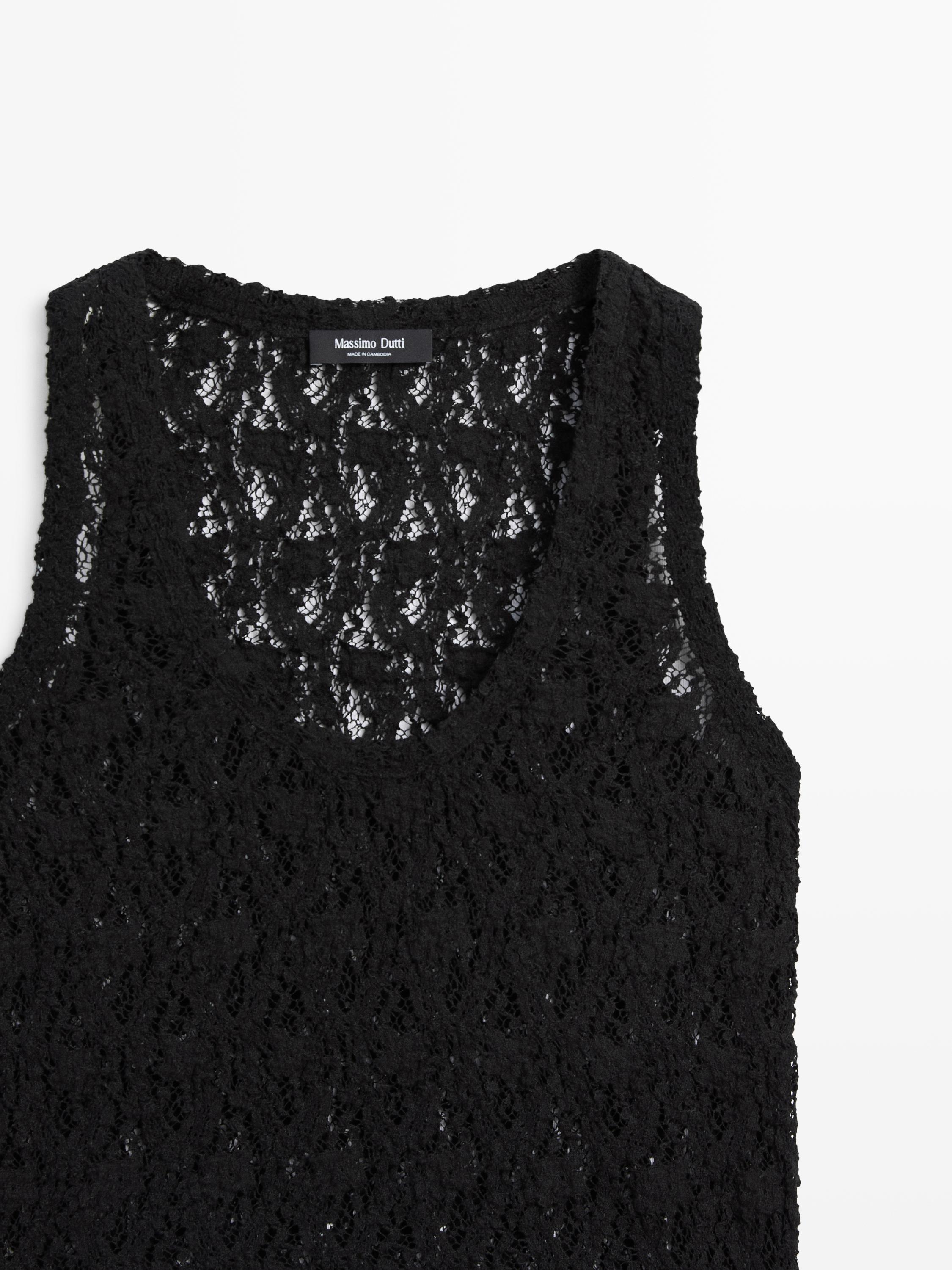 Round neck lace top — BLACK