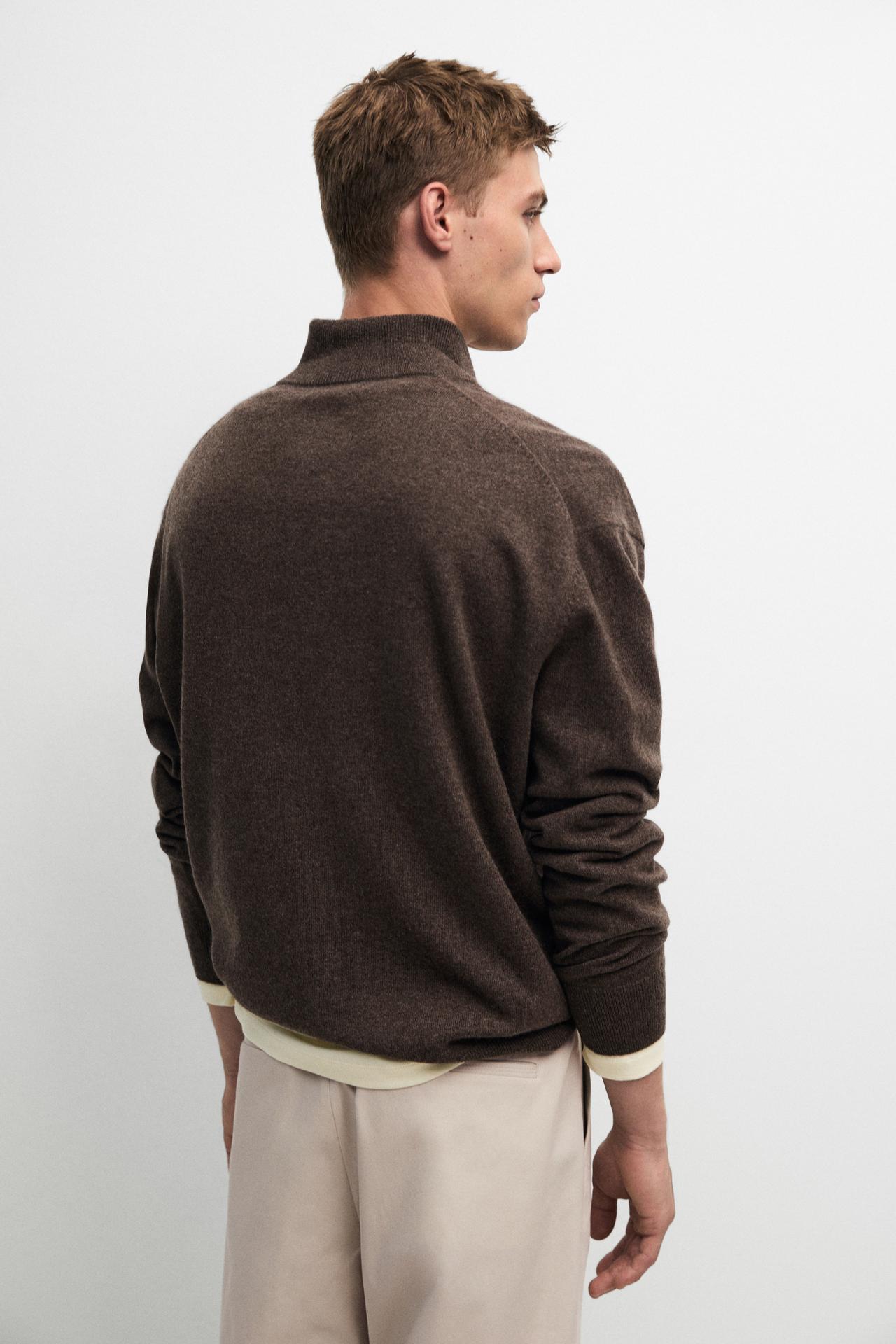100% cashmere mock V-neck knit sweater — MOCHA