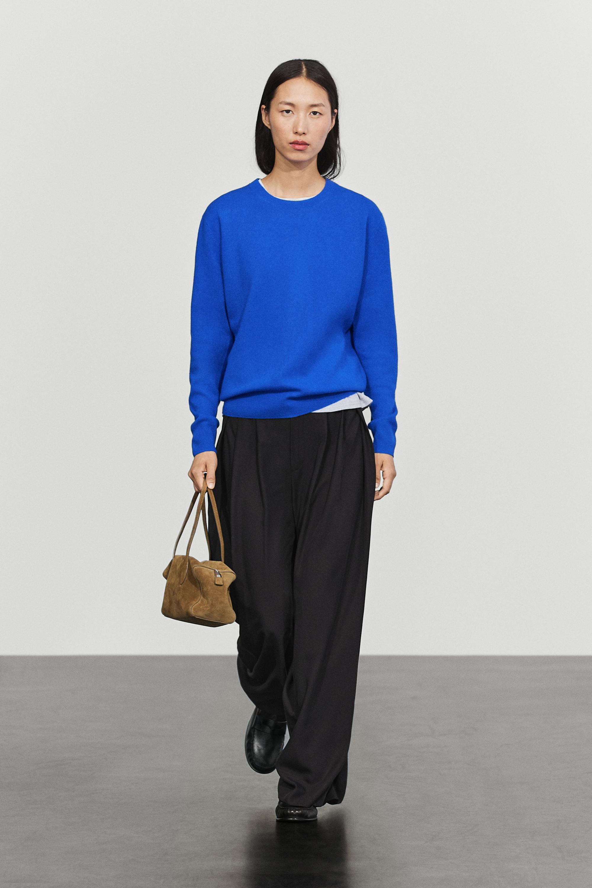 Wool blend knit sweater with round neck