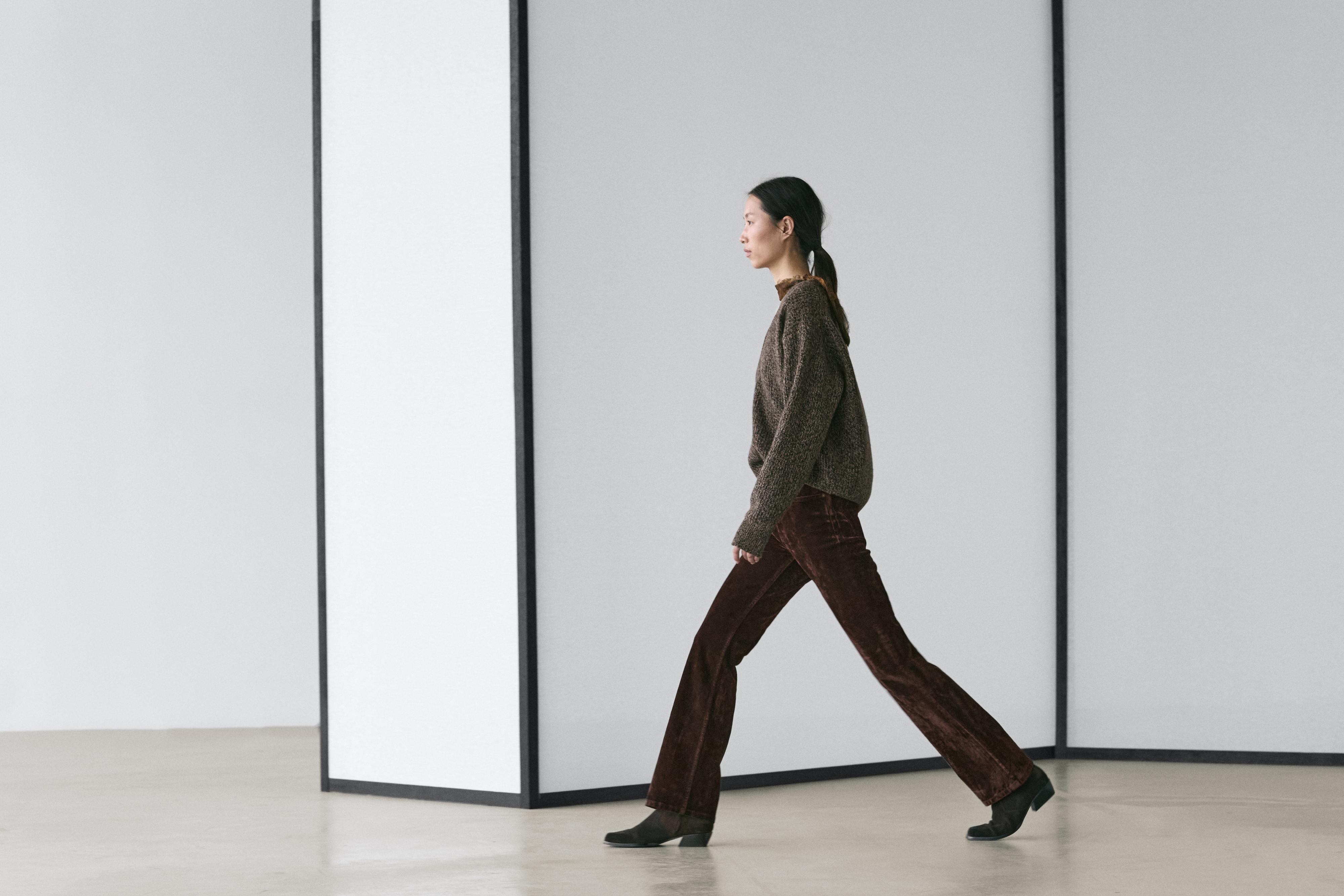 High-waist flocked boot-cut jeans — Chocolate