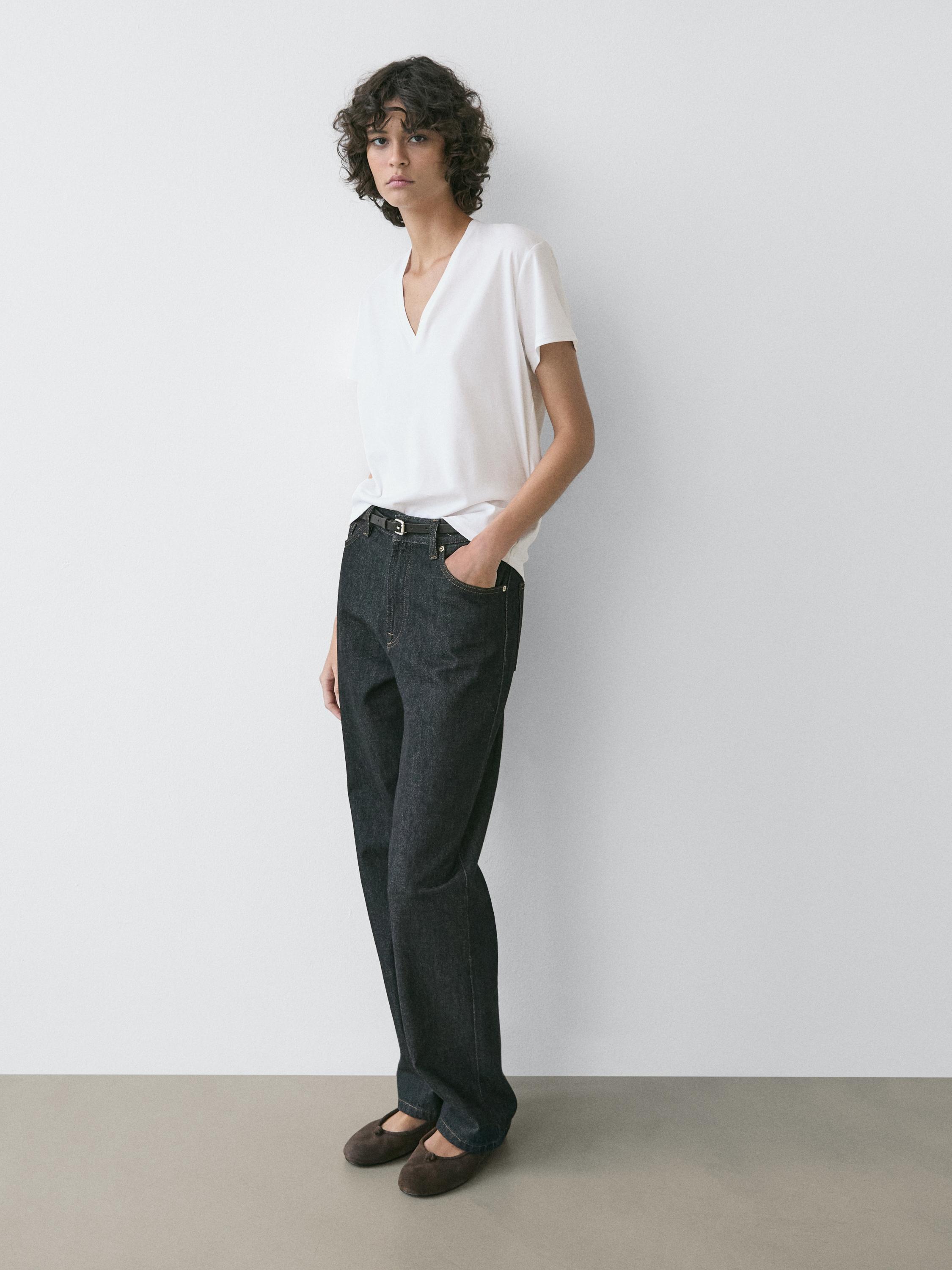 Flowing V-neck T-shirt — WHITE