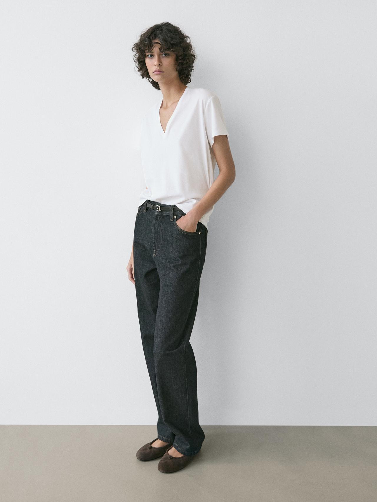 Flowing V-neck T-shirt — WHITE