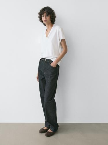 Flowing V-neck T-shirt — WHITE 8