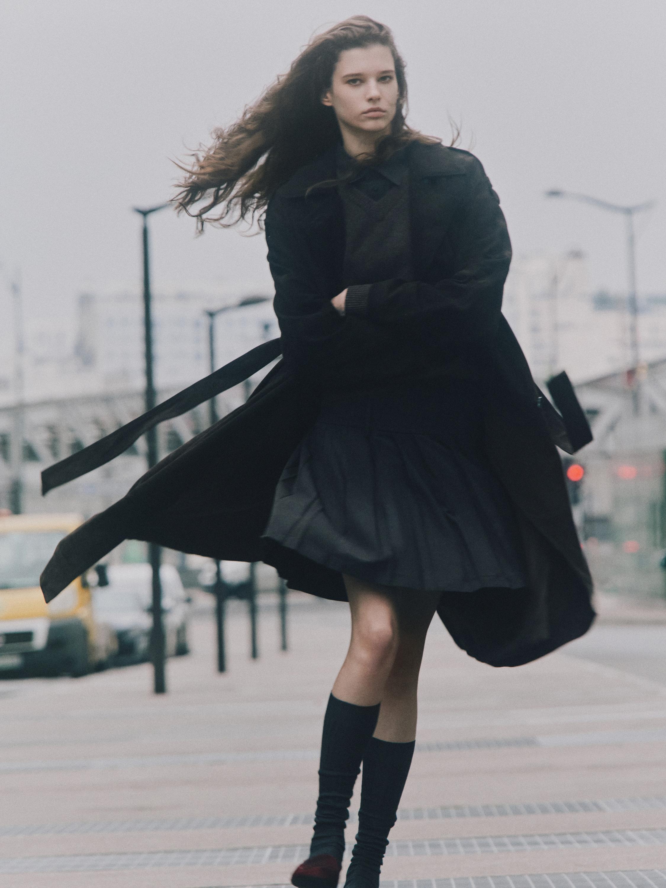 Short box pleat sash skirt