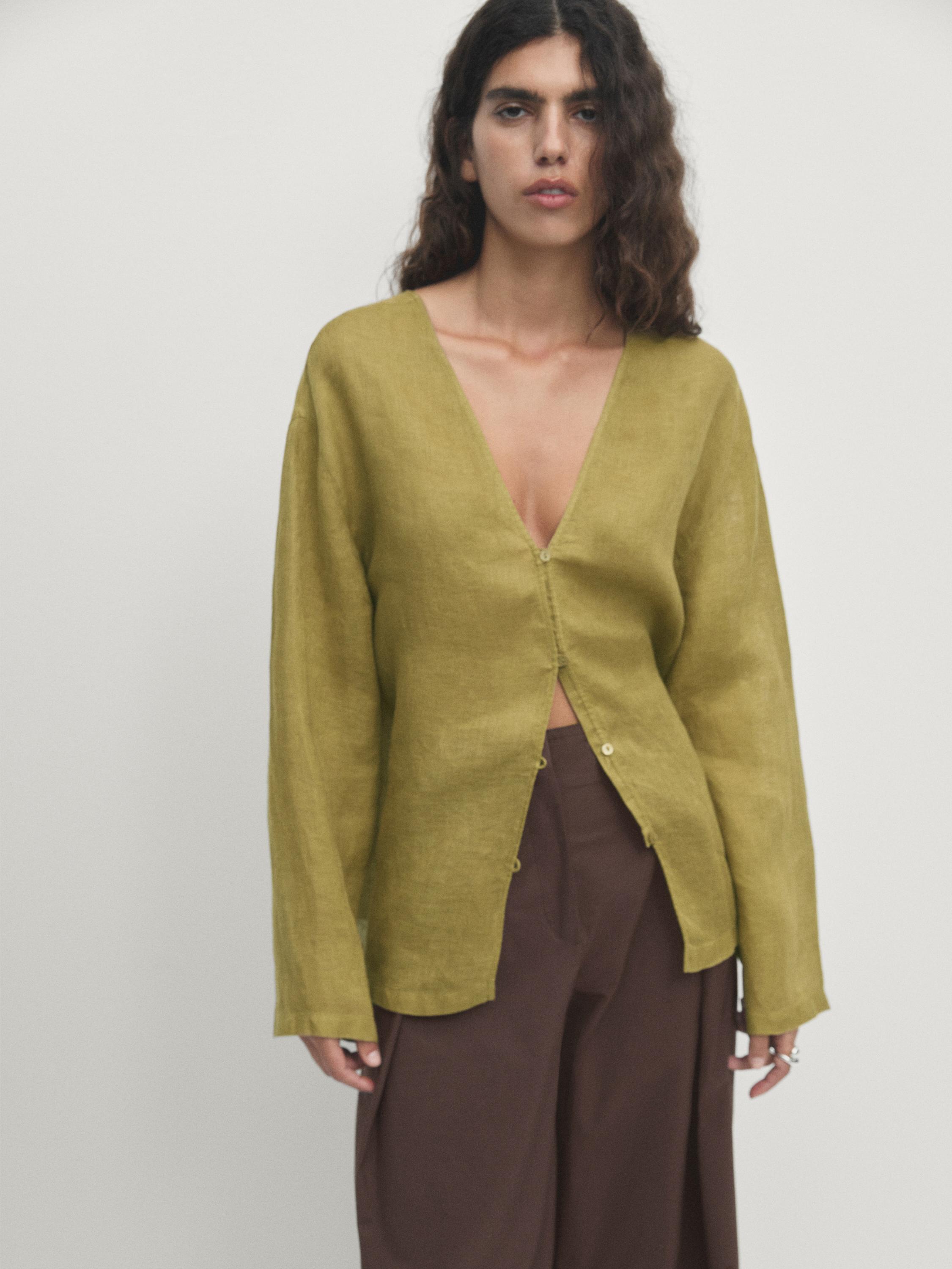 100% linen oversize blouse with low-cut back