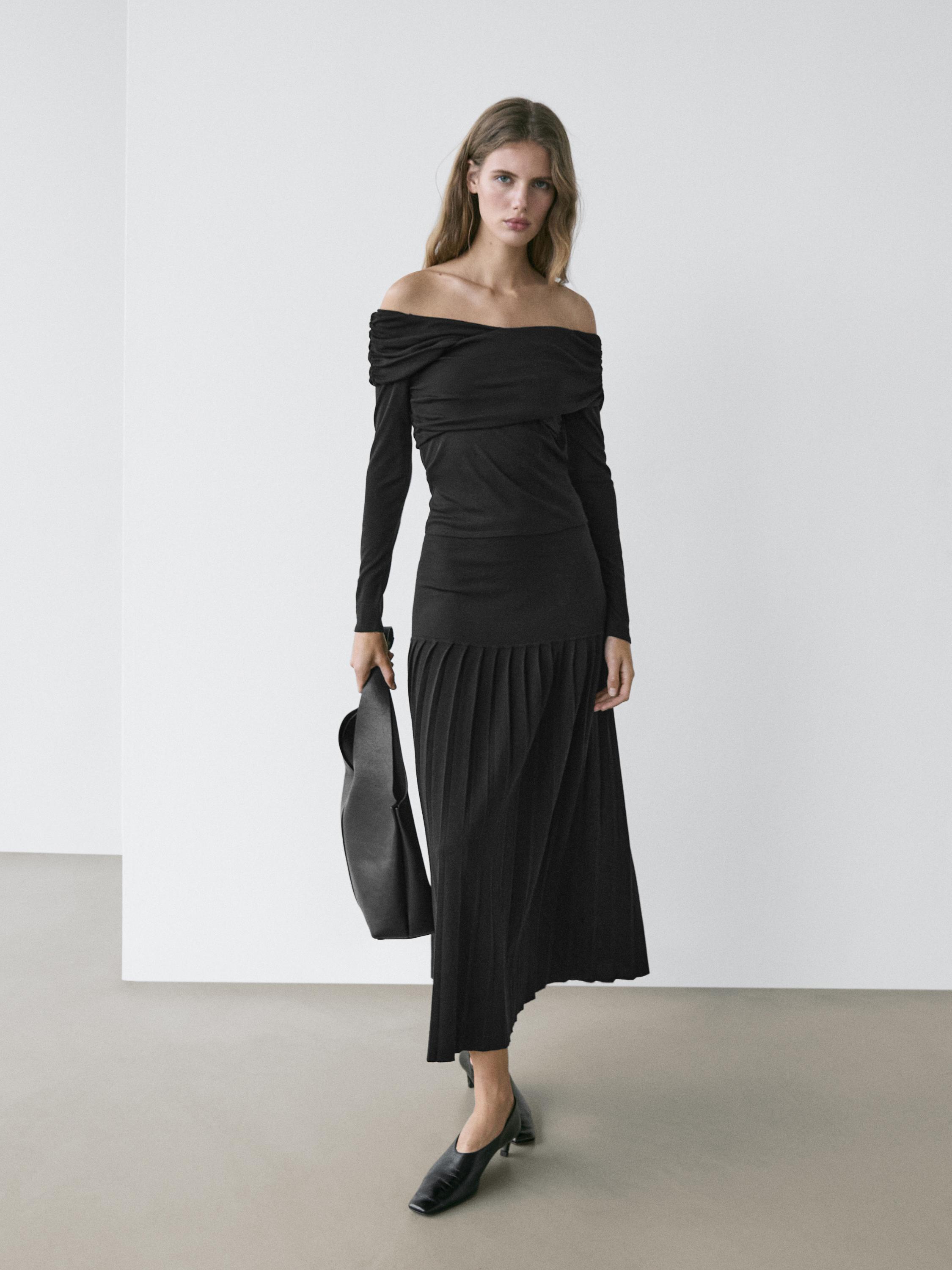 Midi skirt with box pleats — BLACK
