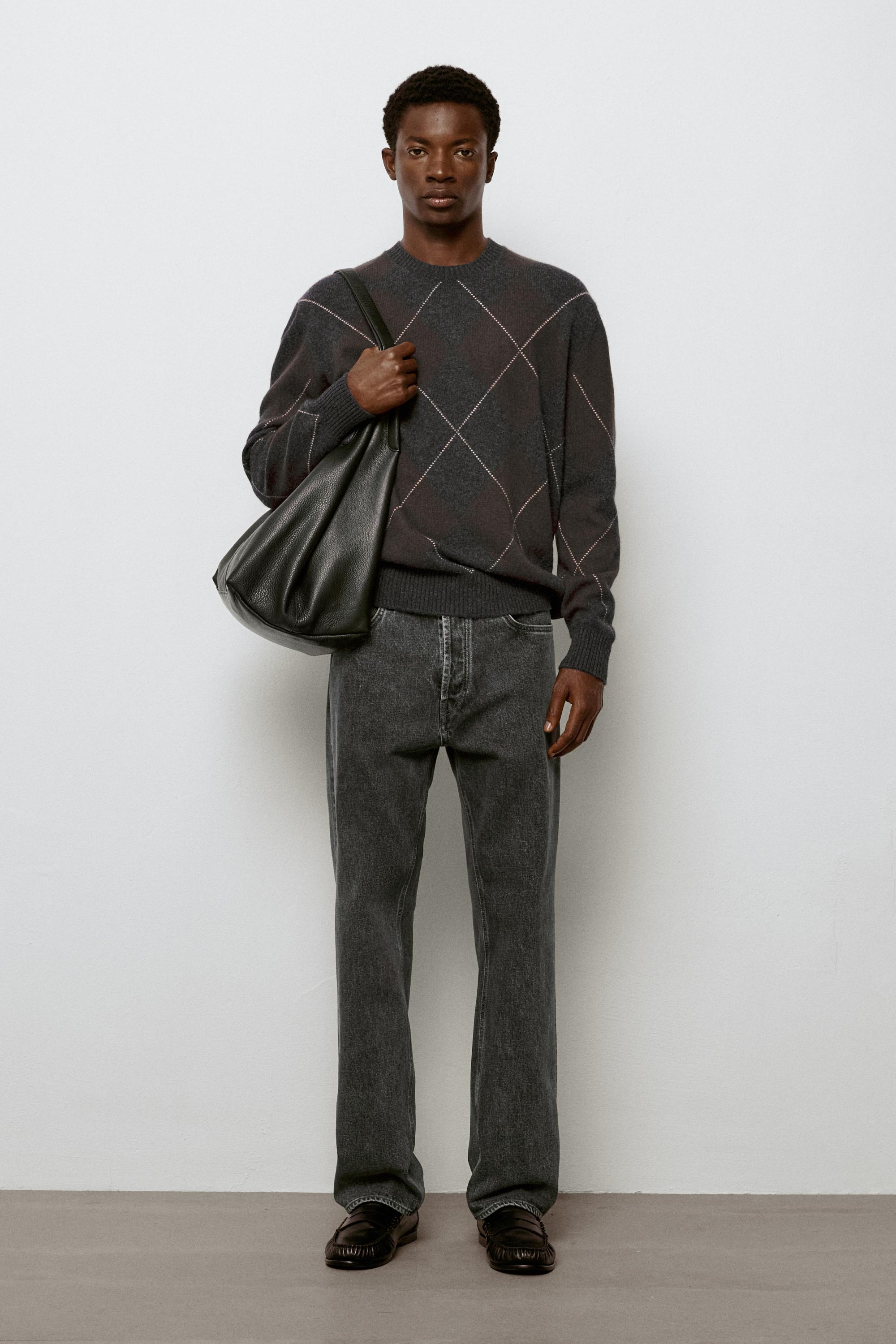 Straight-leg jeans