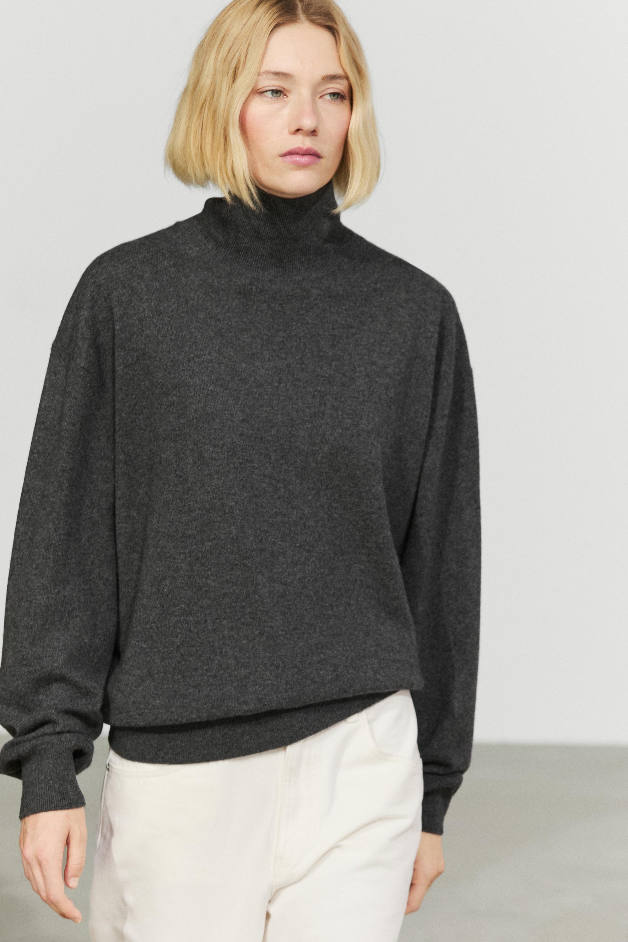 100% cashmere high neck knit sweater