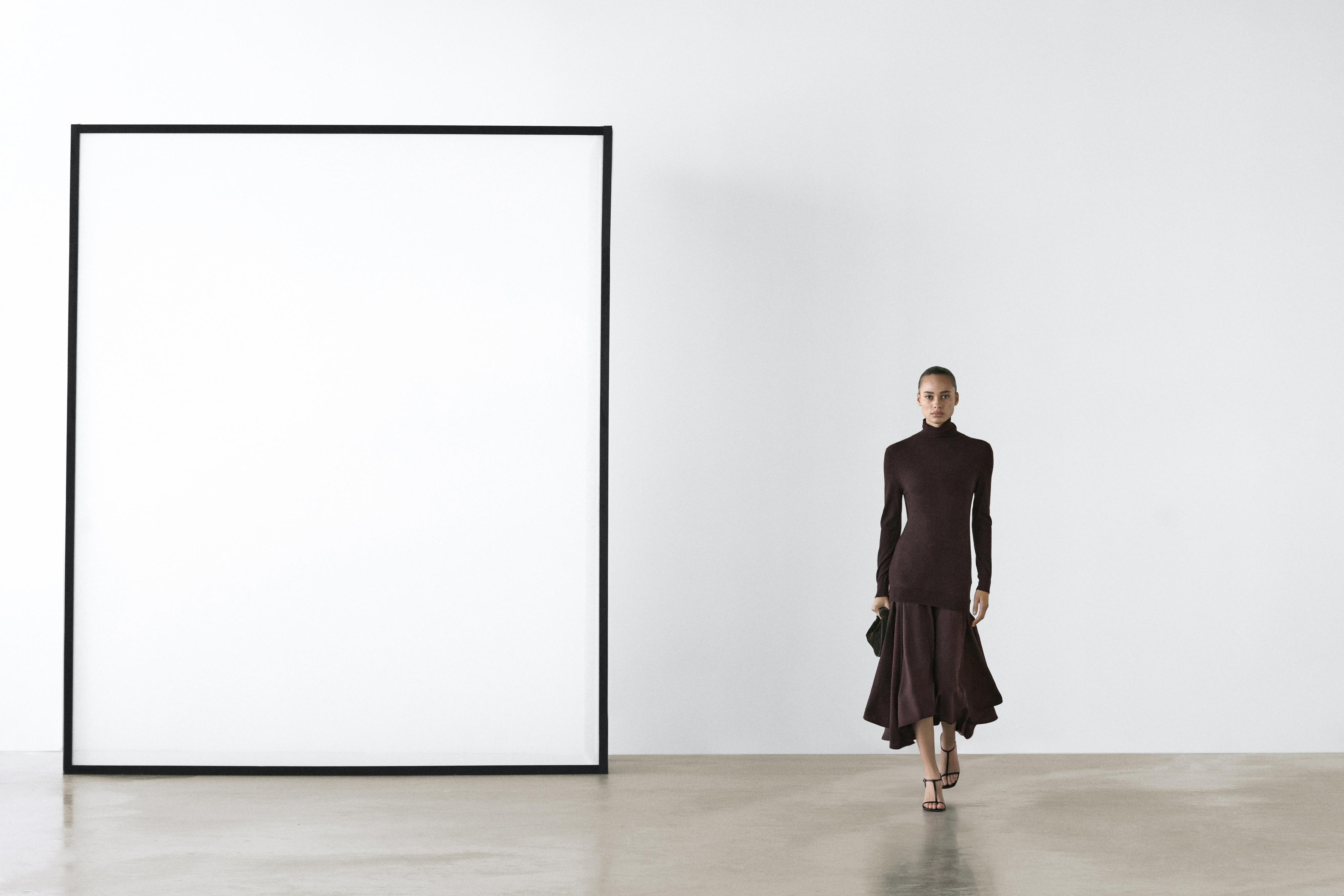 Wool blend knit dress with contrast detail — Chocolate