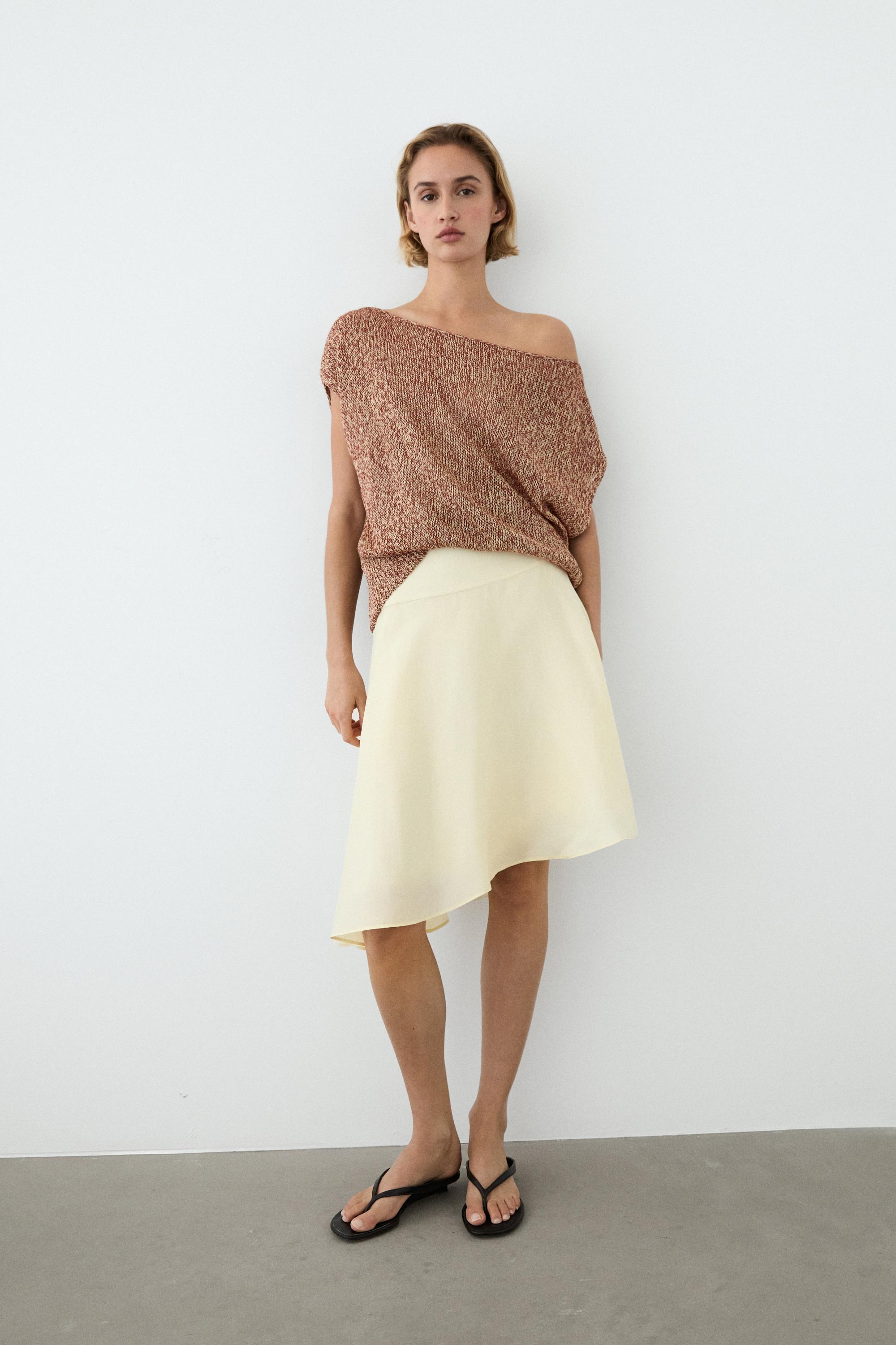 Cotton blend knit top with ribbed hem — RUSSET