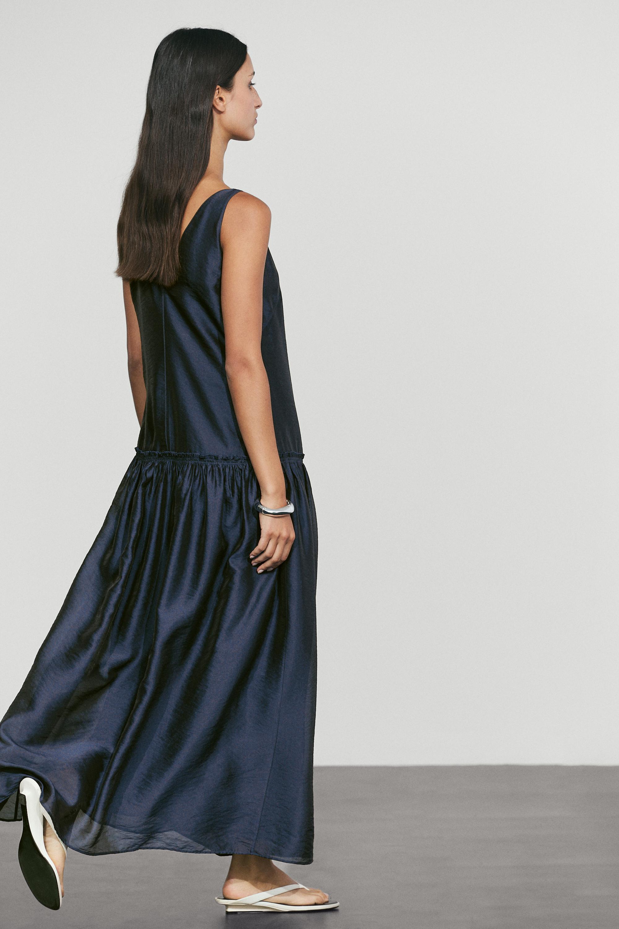 Flowing flared maxi dress — MEDIUM BLUE
