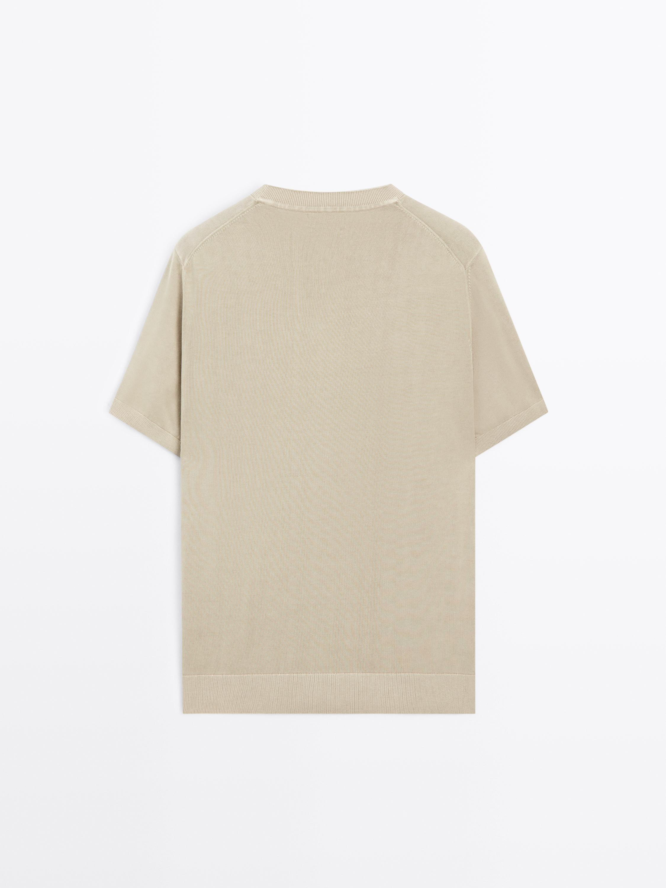 Short sleeve knit T-shirt