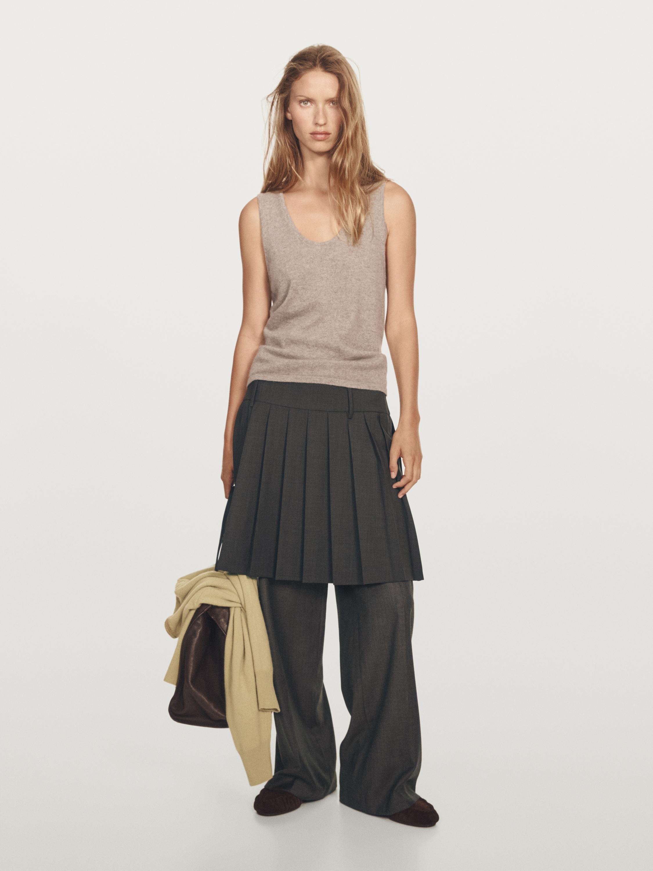 Round neck cashmere top