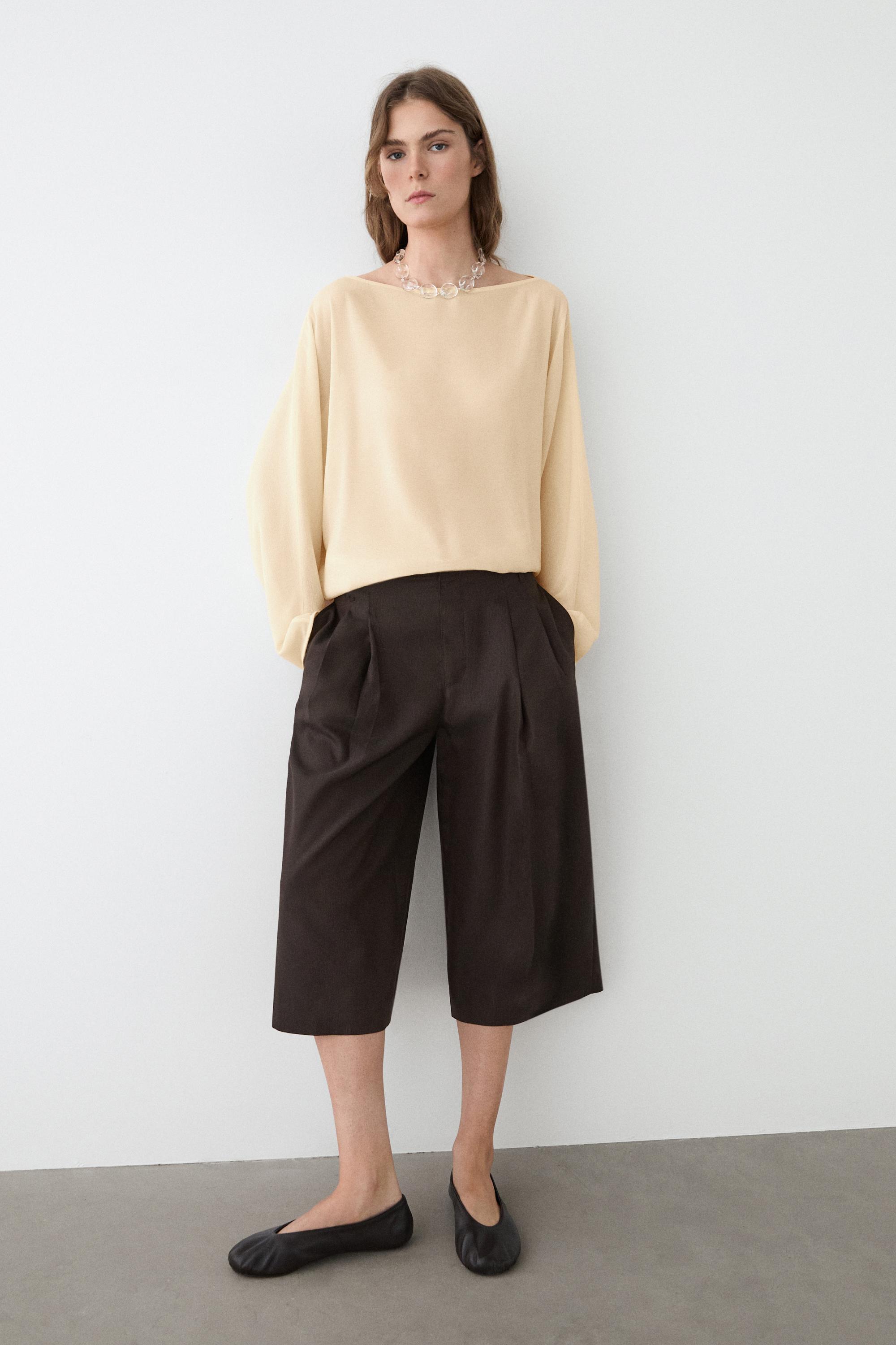 Long Bermuda shorts with striped detail — Chocolate