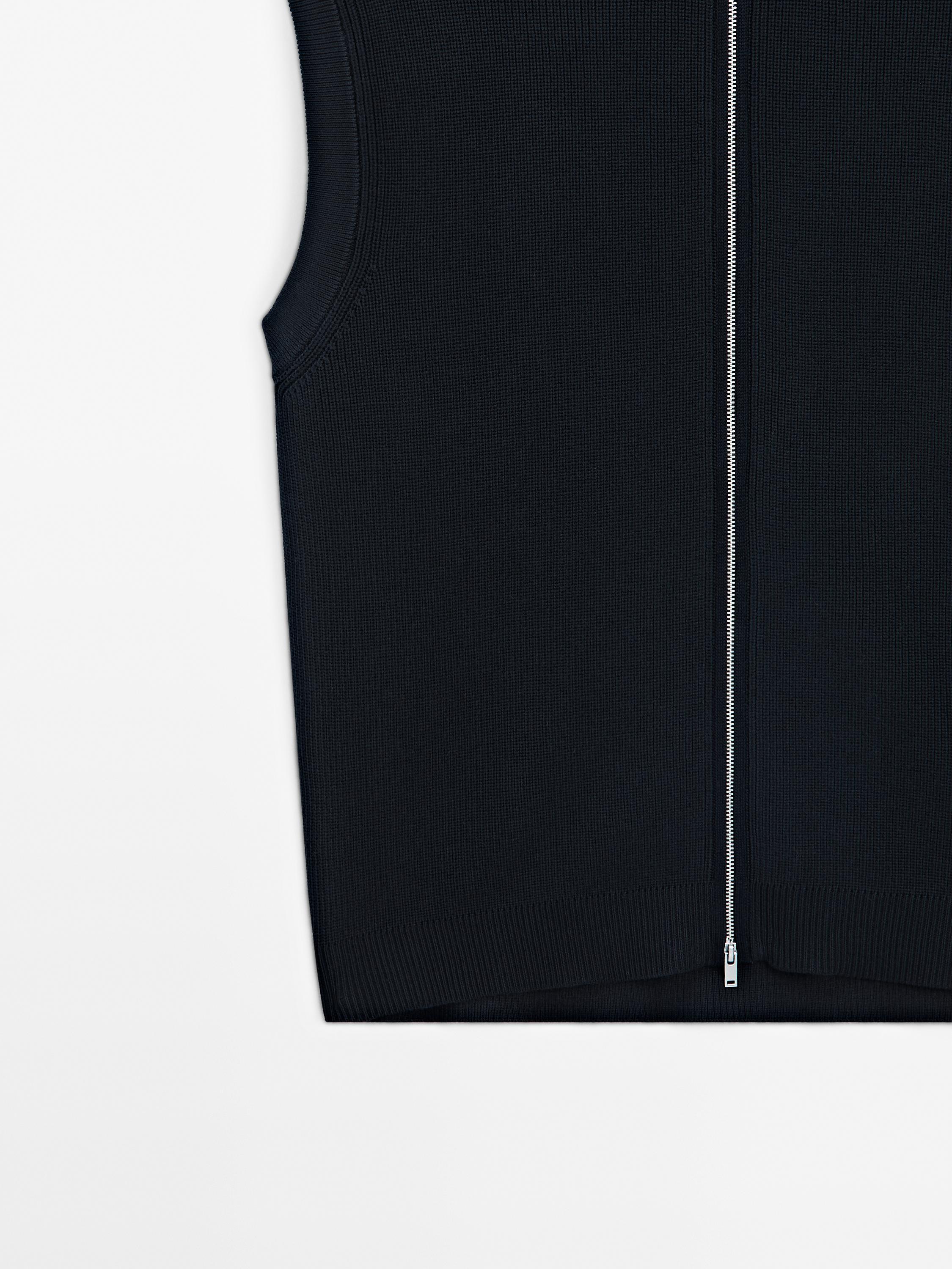 Cotton knit vest with zip