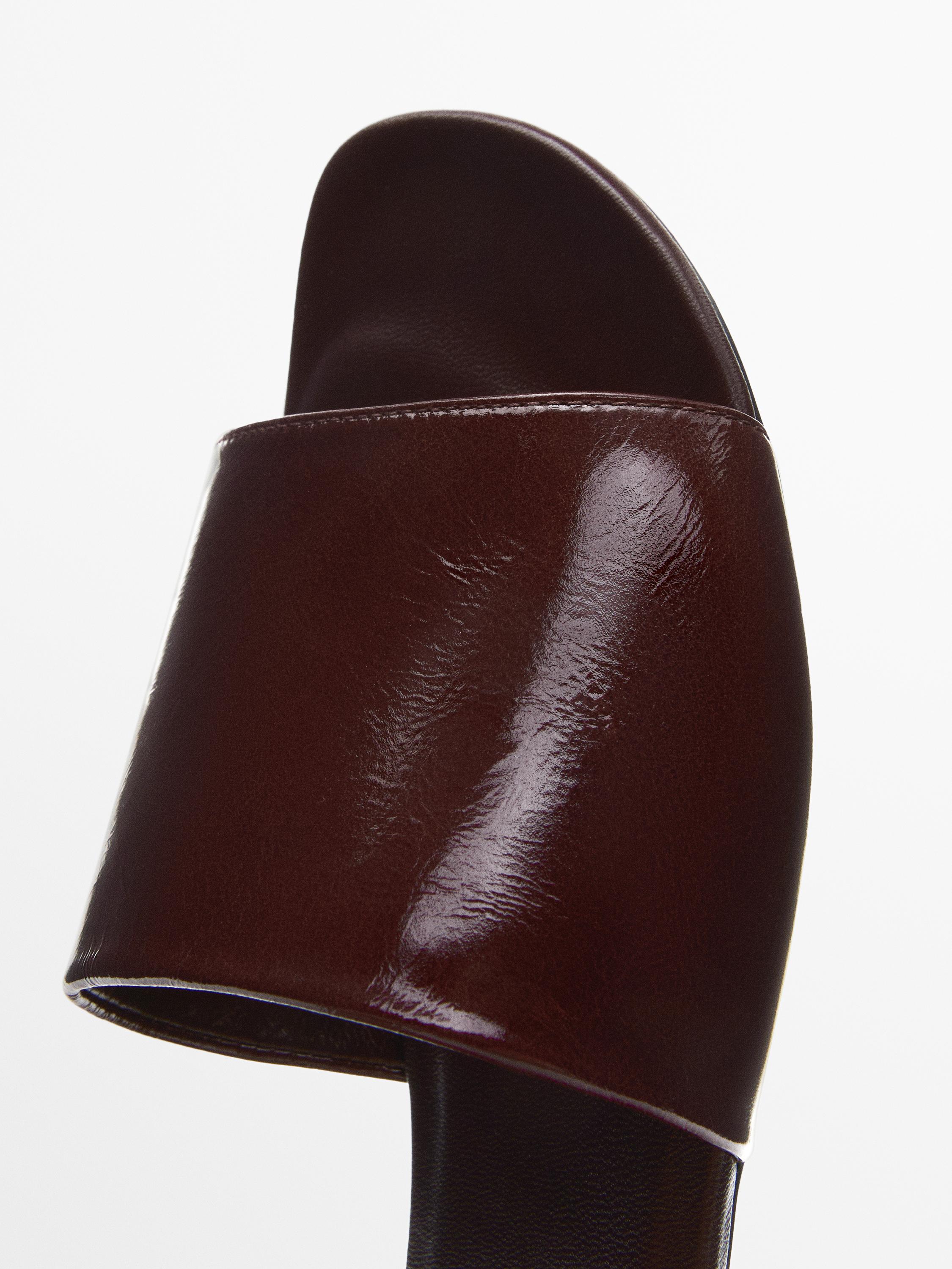 Leather vamp sandals