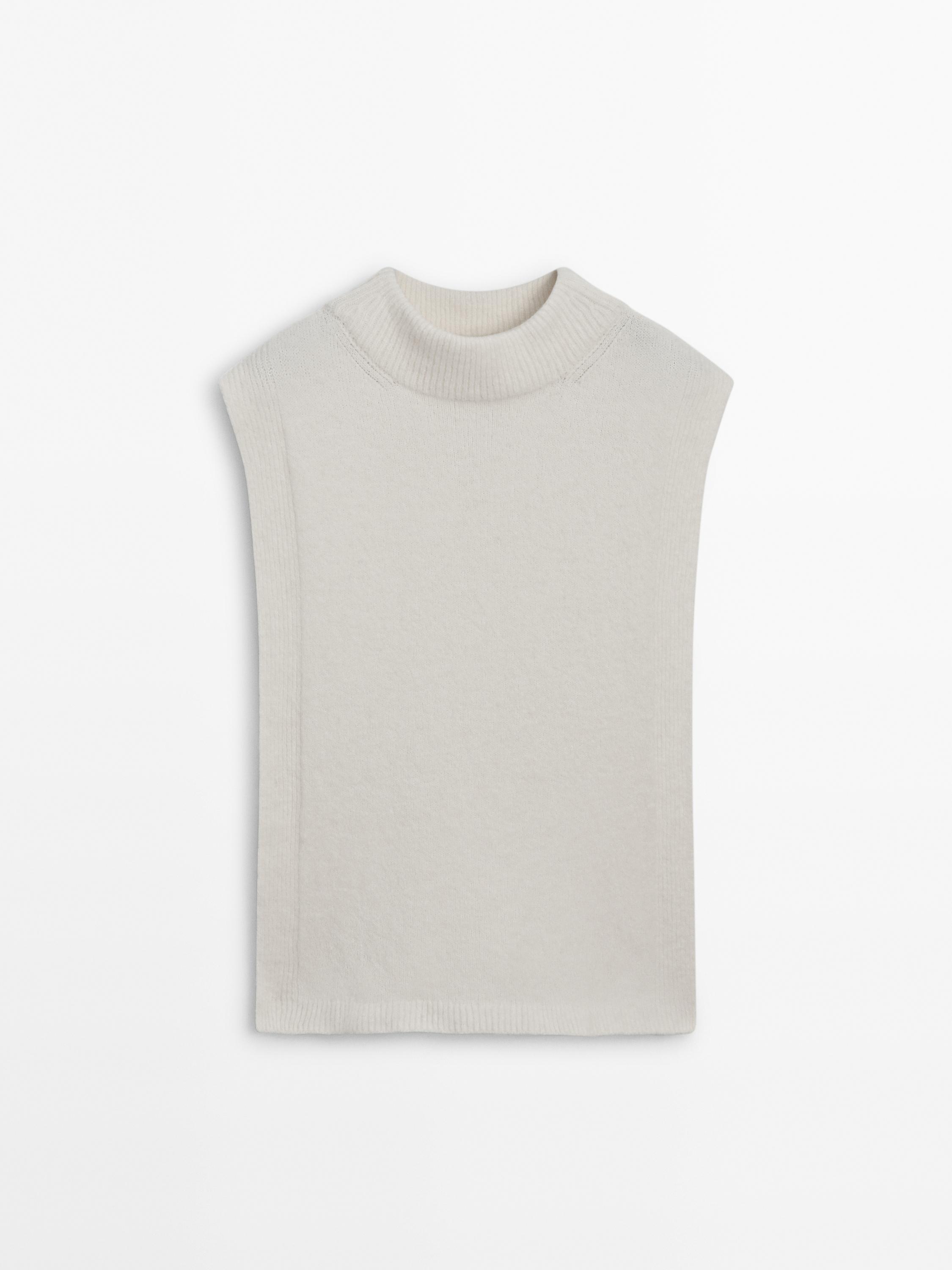 Sleeveless Knit High-Neck Piece