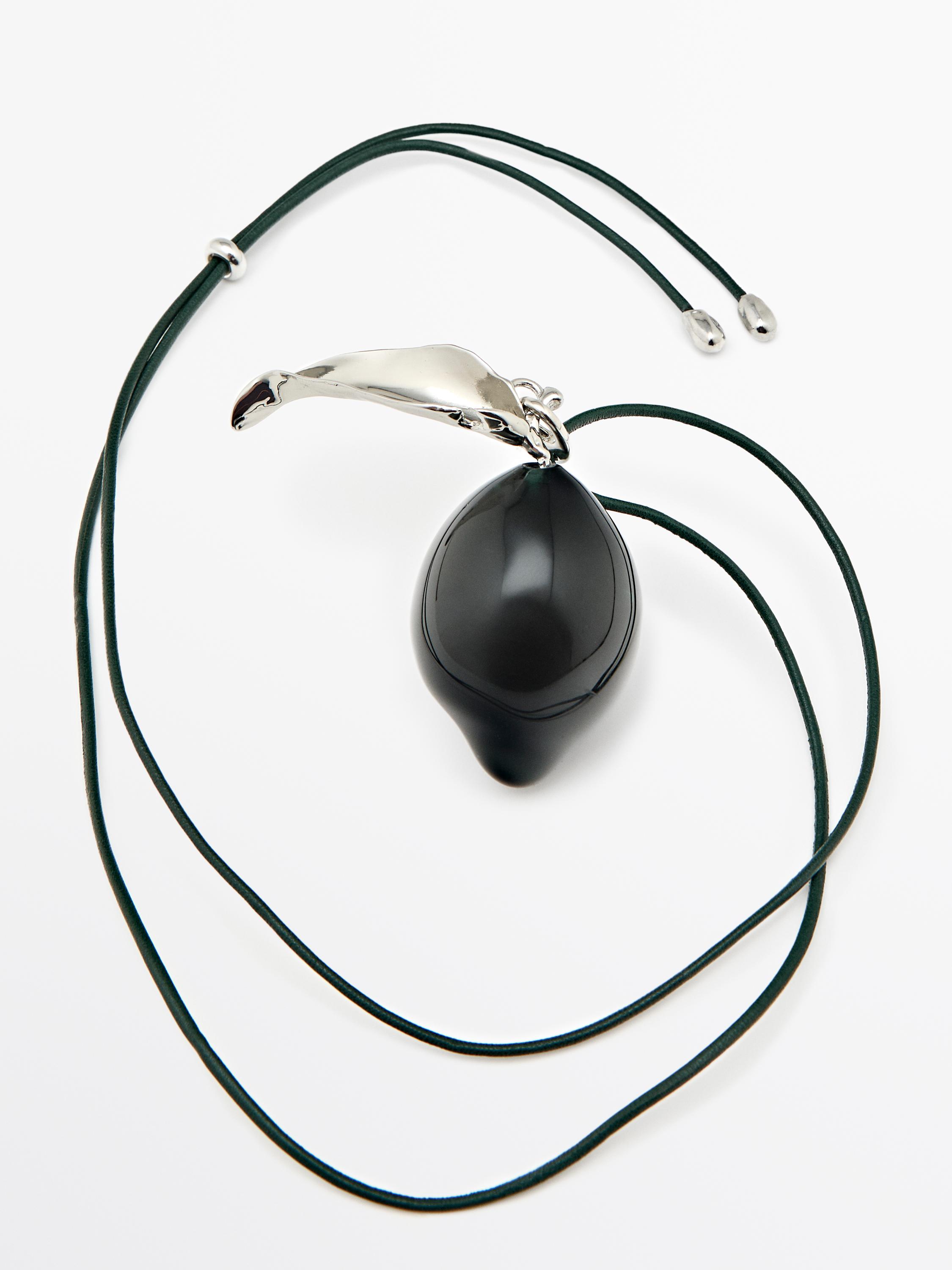 Pendant with glass lemon piece — SILVER
