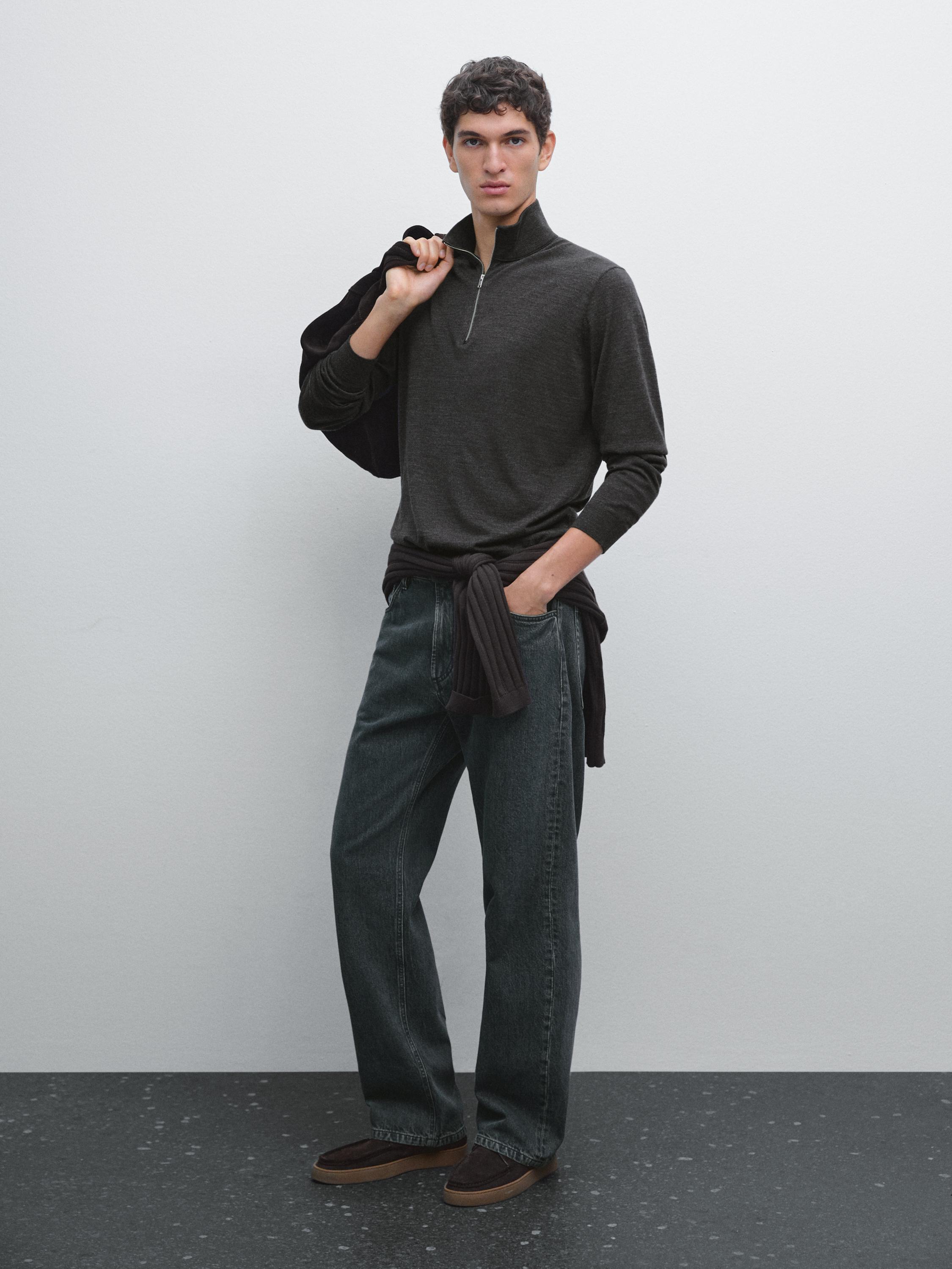 Camisola de malha com gola de fecho de correr