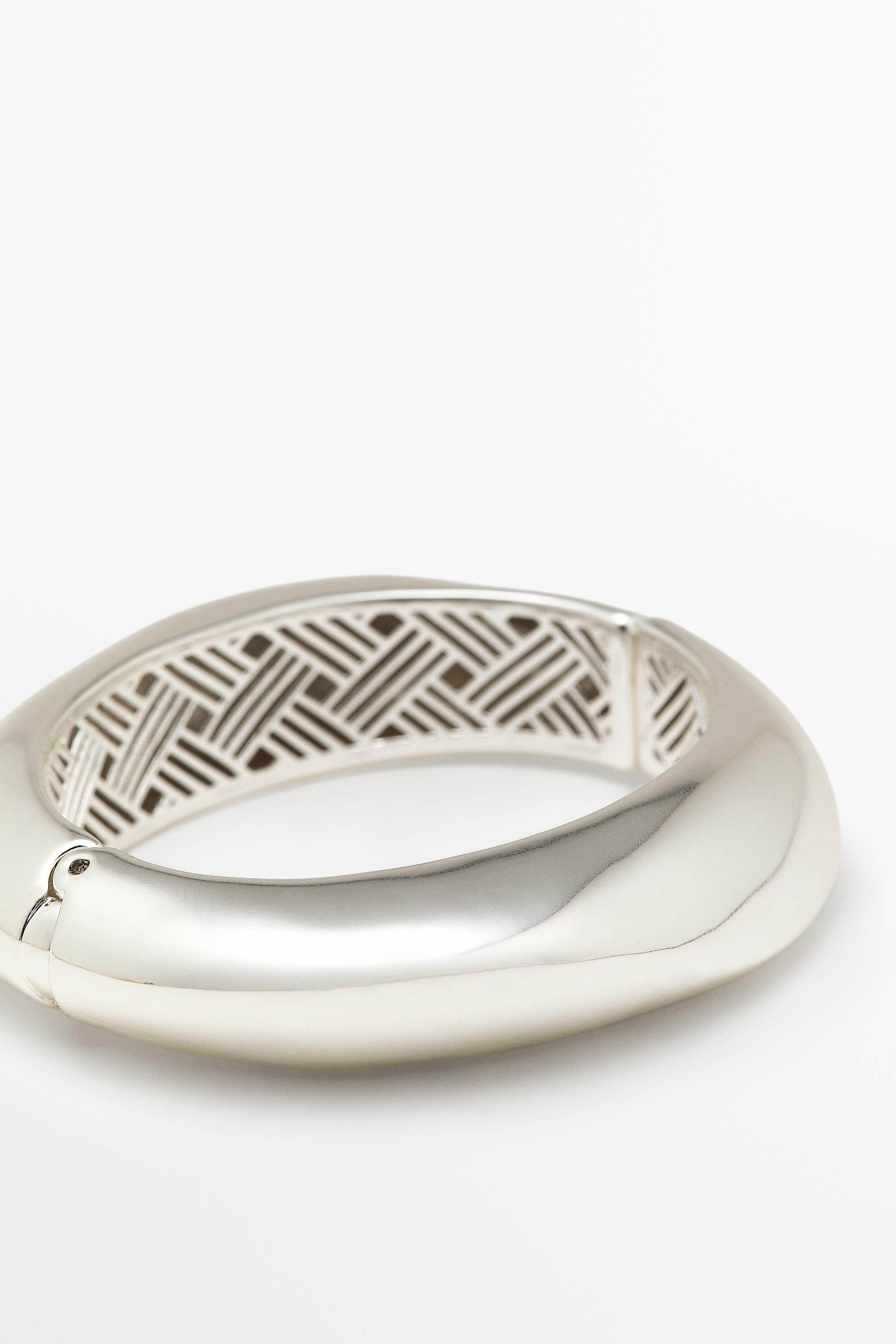 Smooth hinged bracelet — SILVER