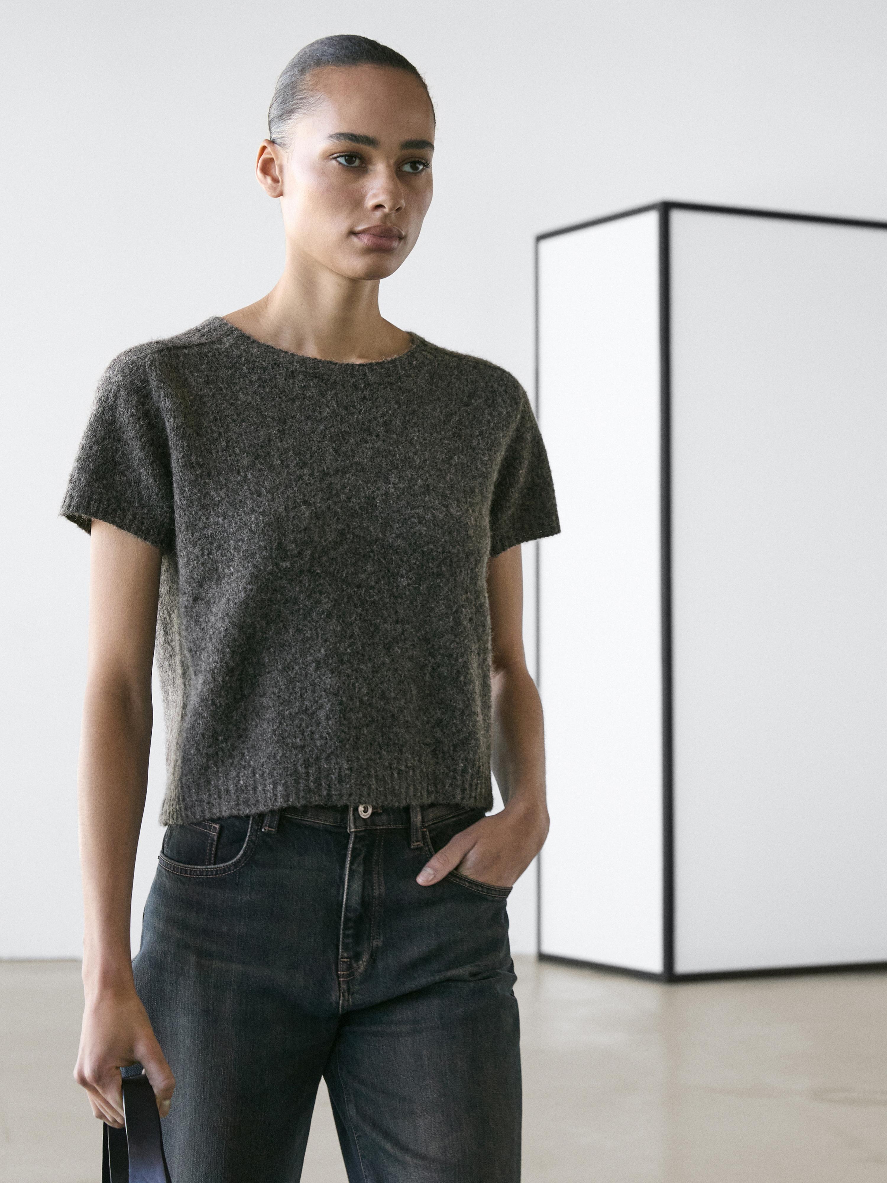 Short knit alpaca and wool sweater