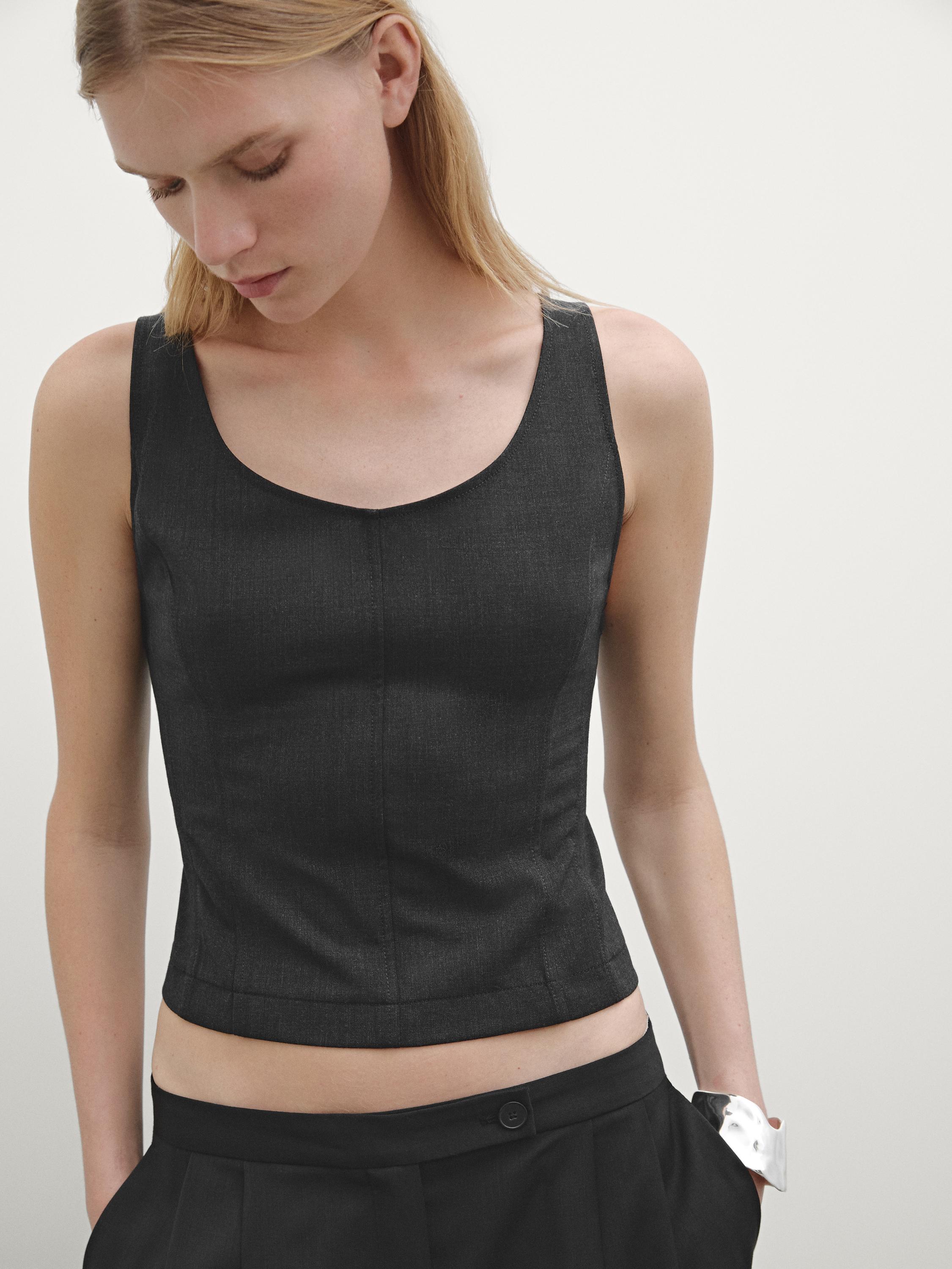Top stretch cu cusături decorative