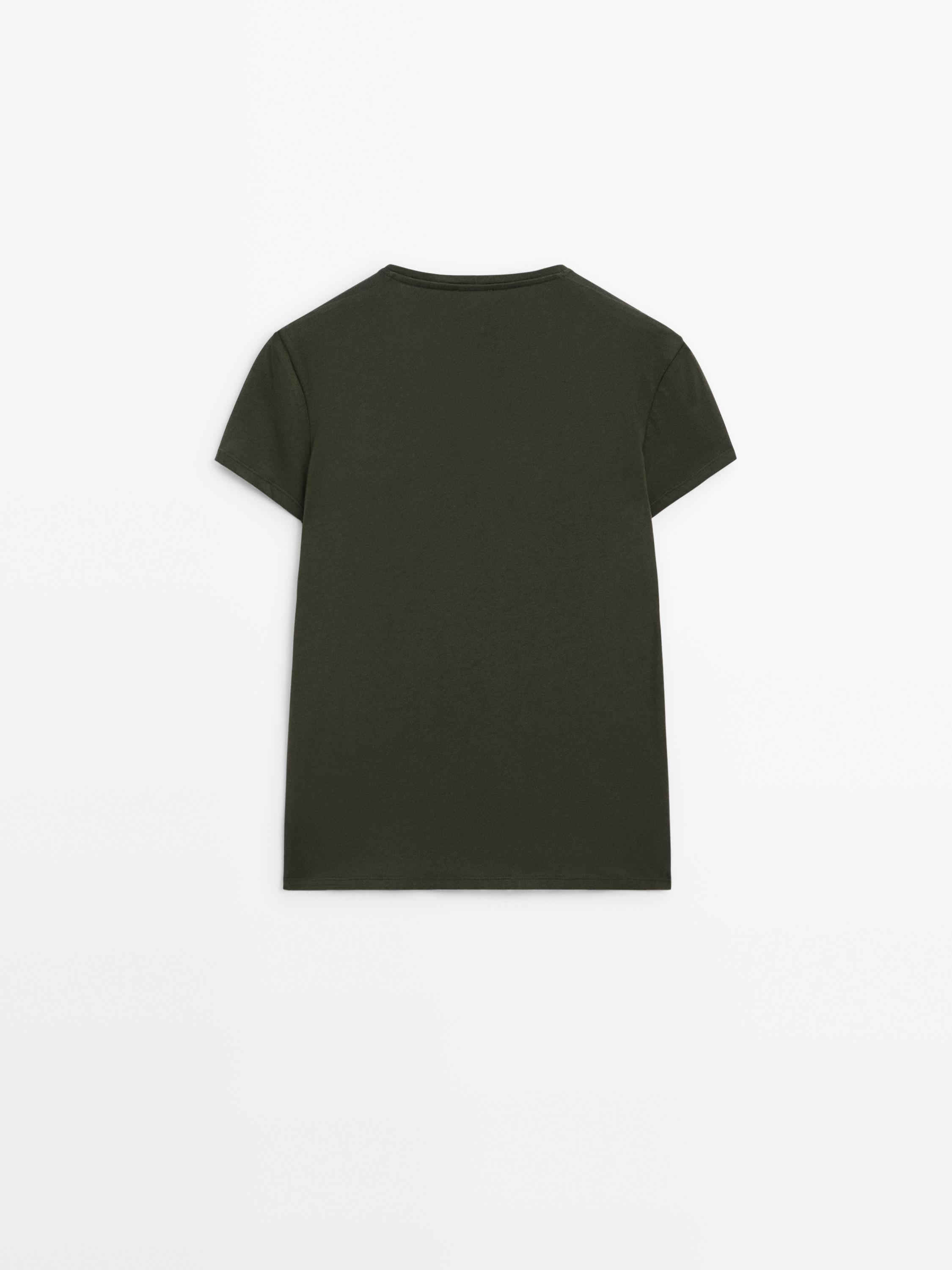 Camiseta algodón cuello pico