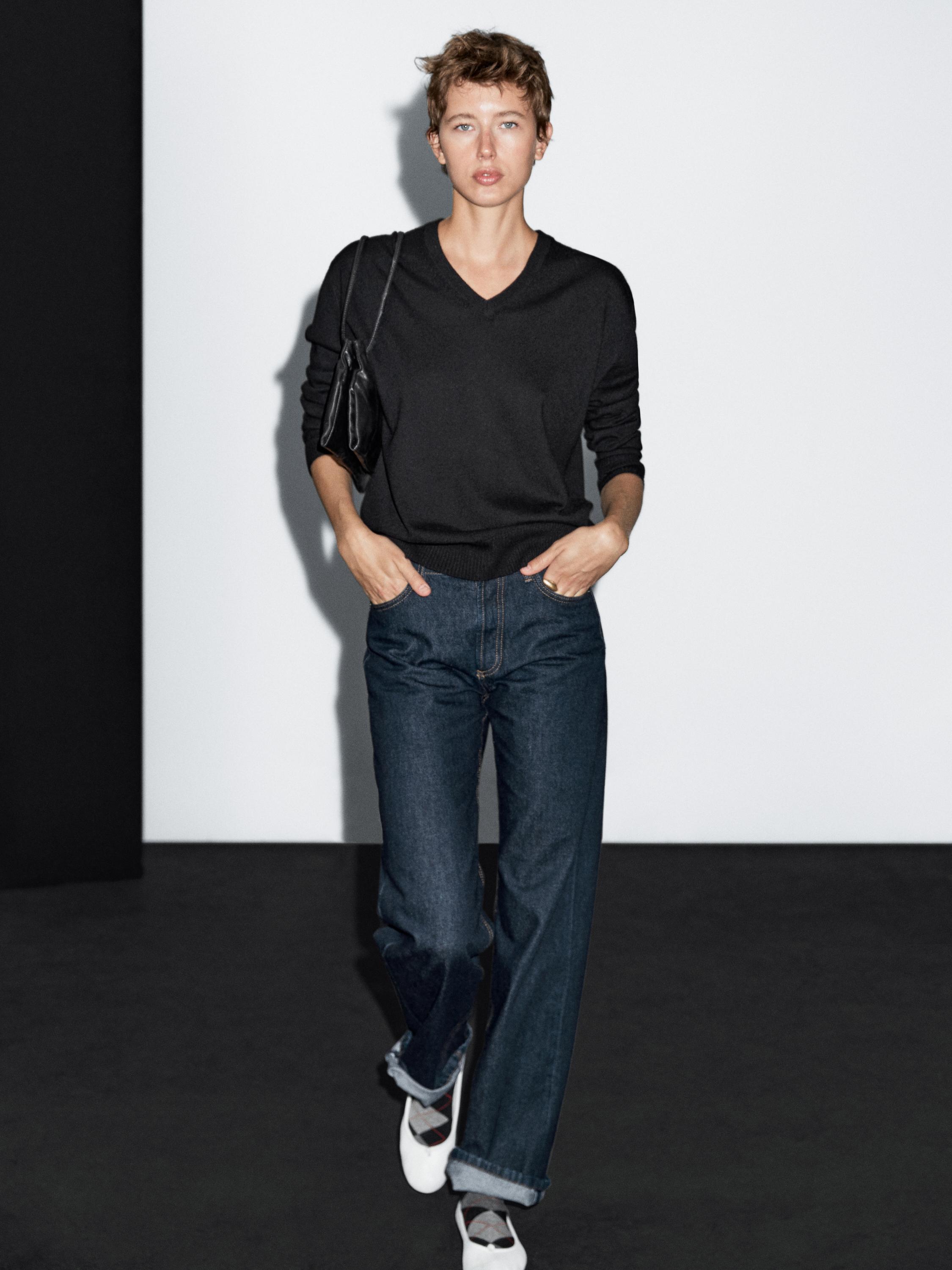 Knit 100% cashmere V-neck sweater
