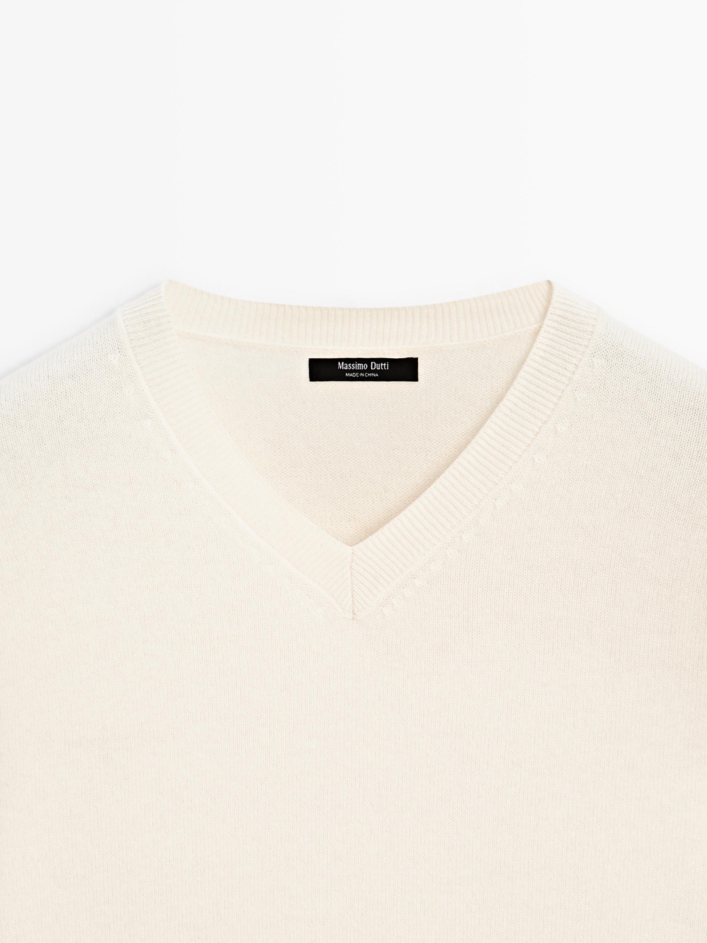 Wool blend knit V-neck sweater — Beige