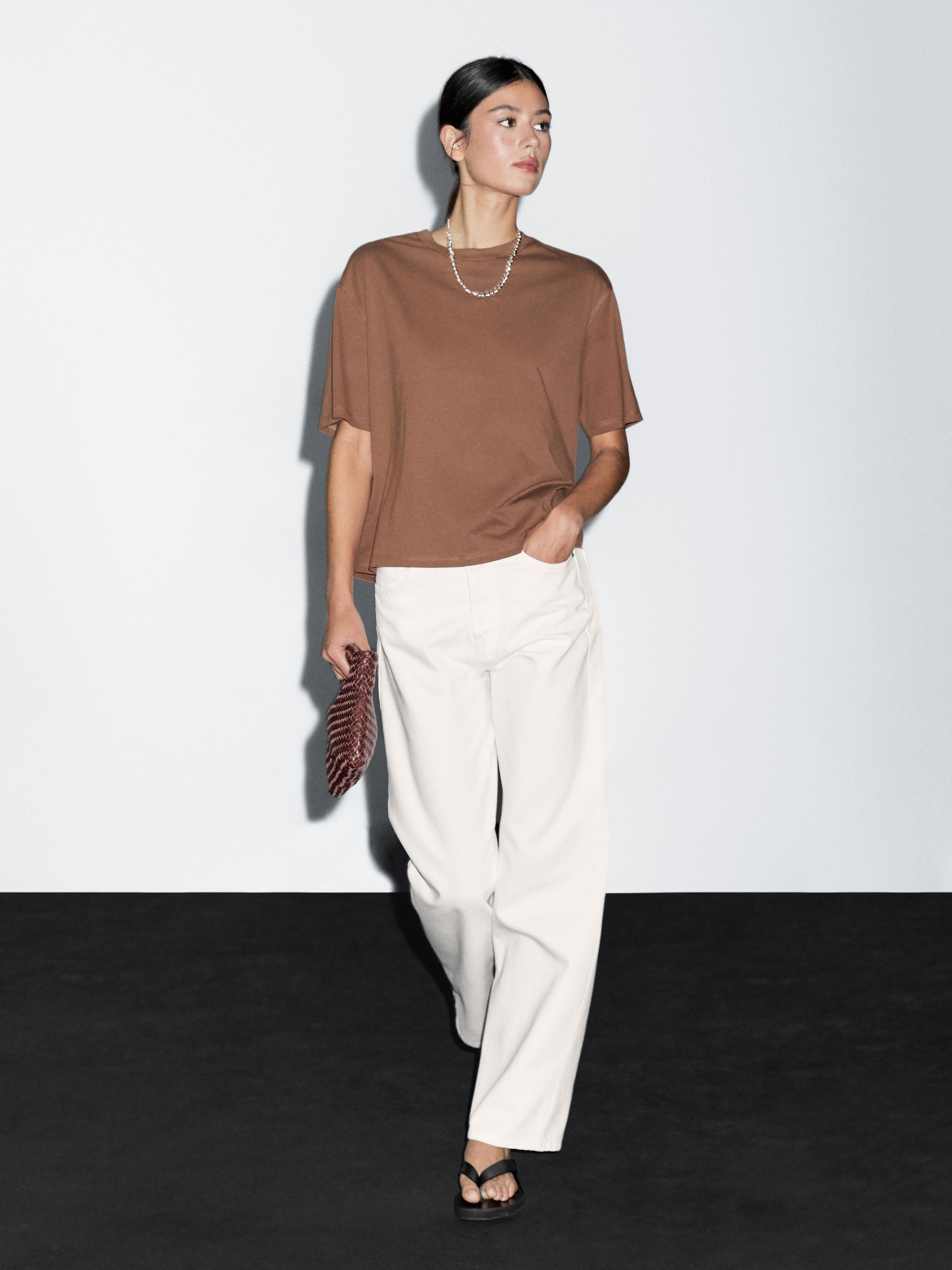 T-shirt with seam detail on the sleeve