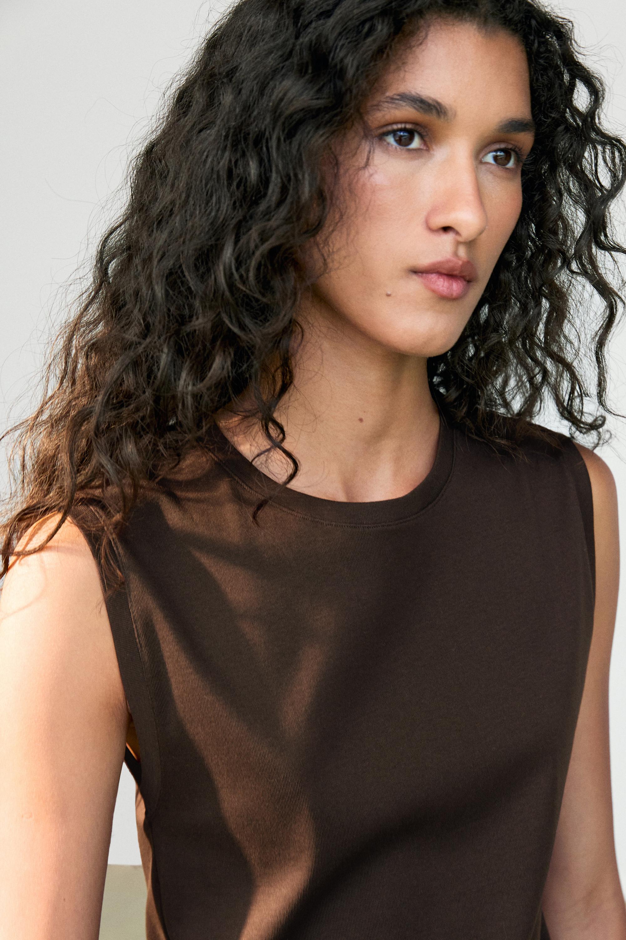 100% cotton sleeveless top — BROWN
