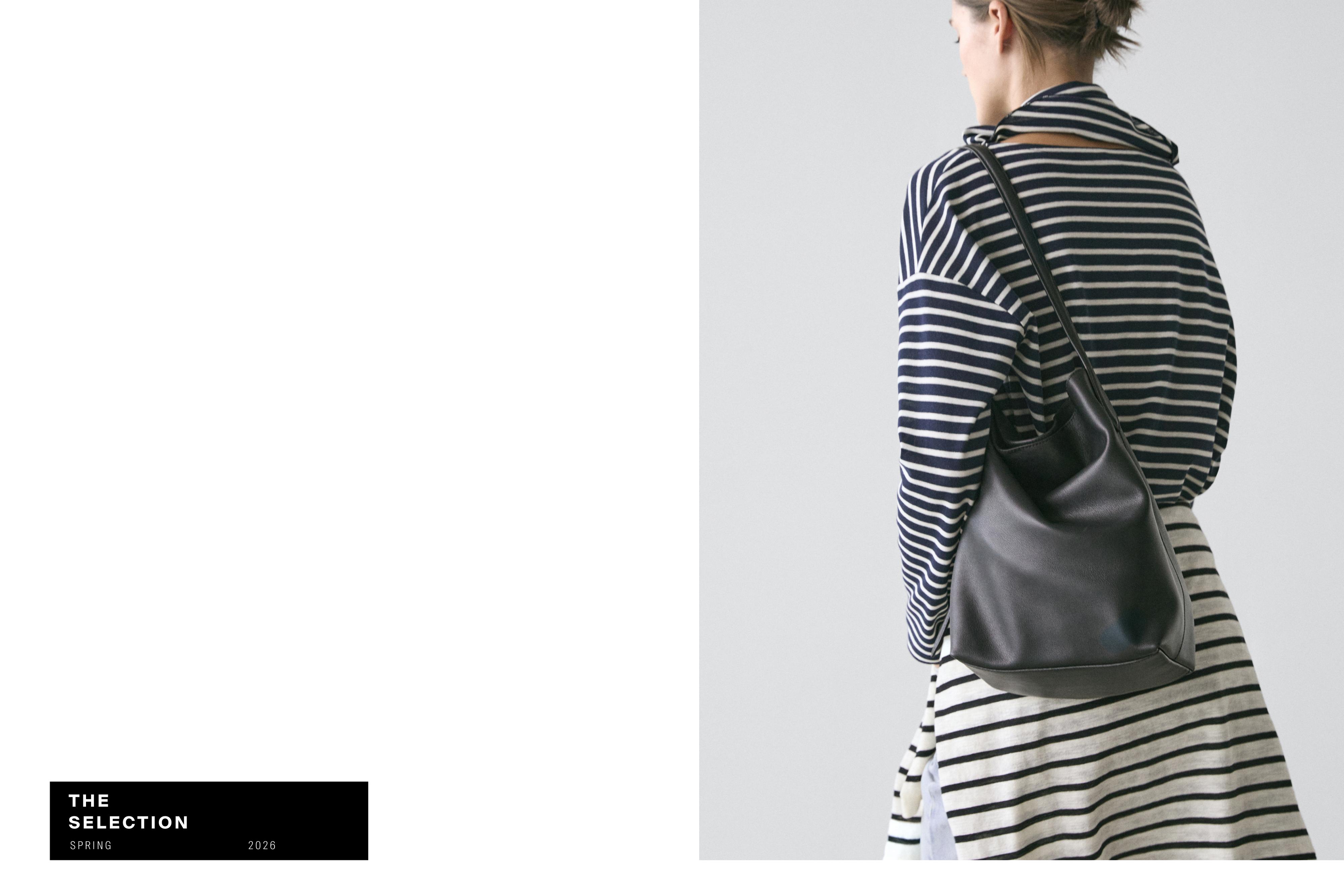 Short sleeve T-shirt with contrast stripes — BLACK