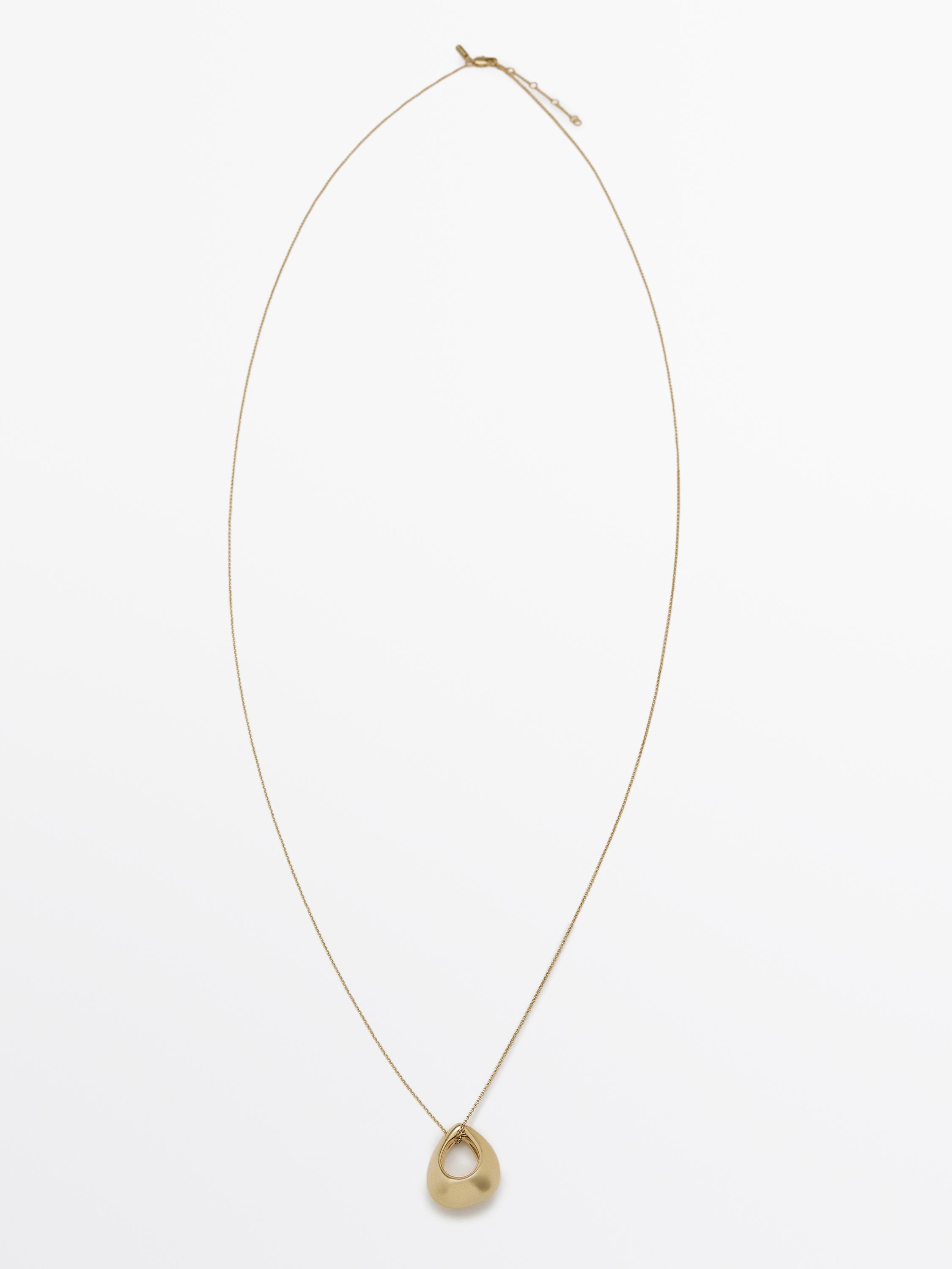 Necklace with oval pendant
