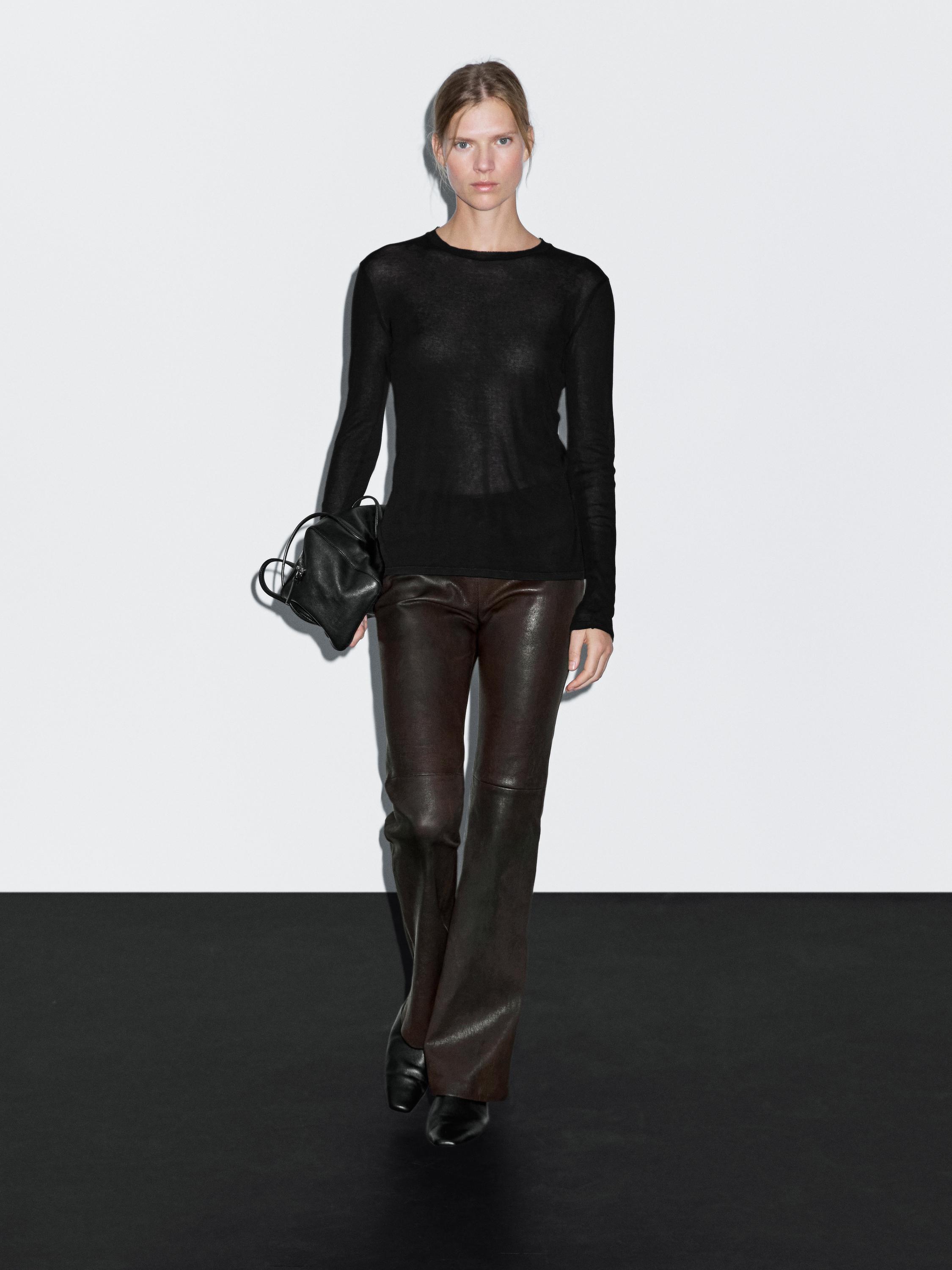 100% cotton semi-sheer T-shirt with collar detail