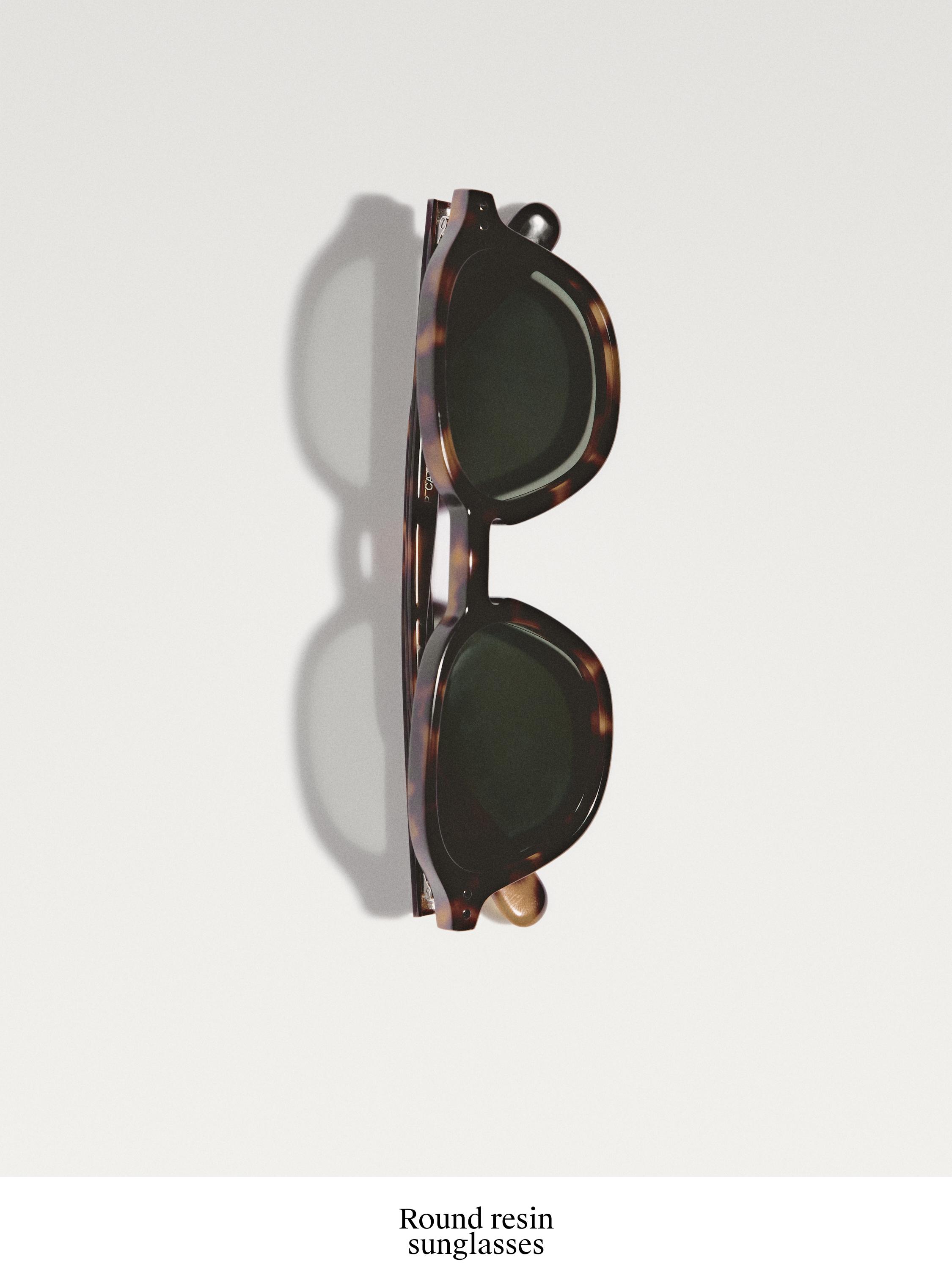 Round acetate sunglasses