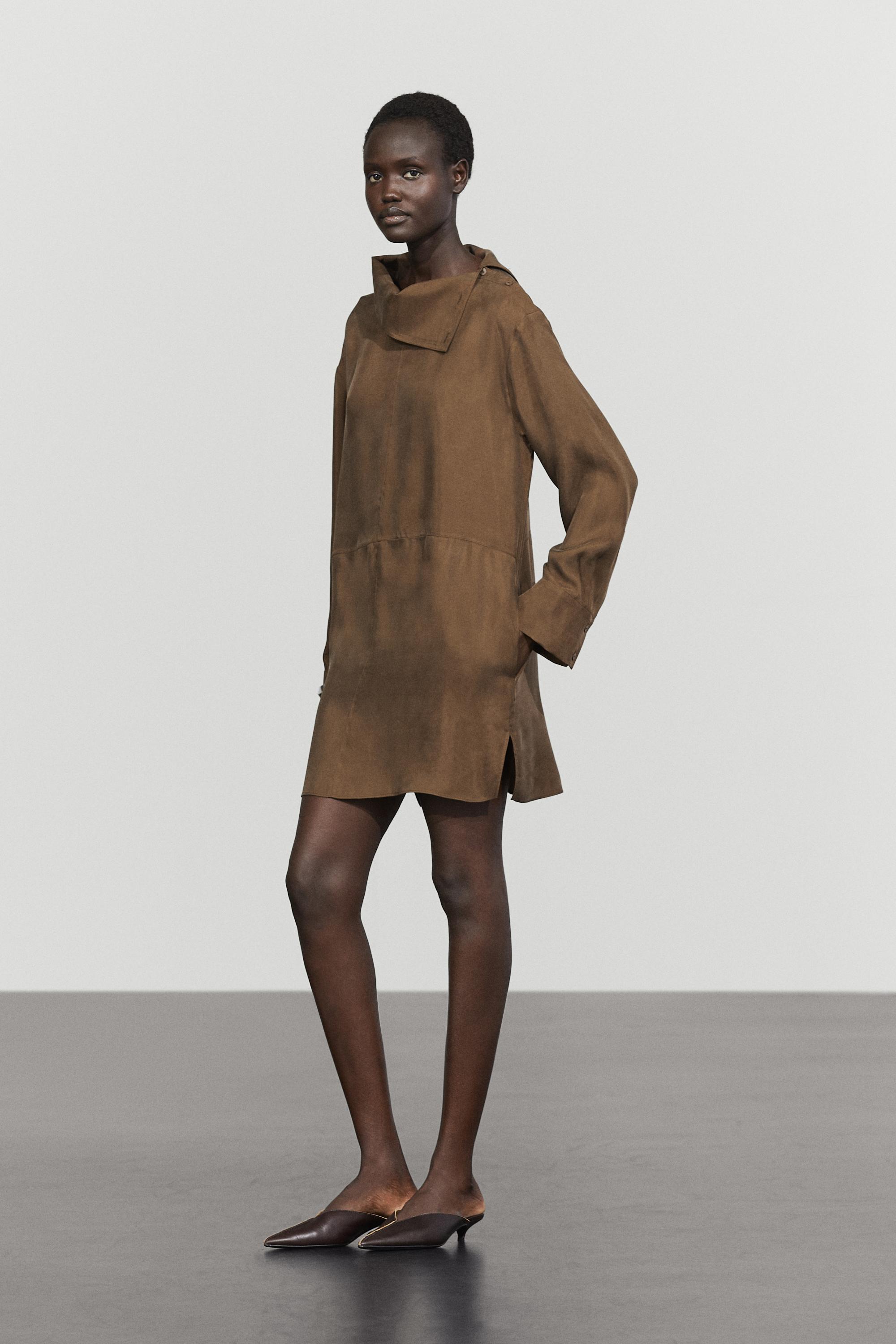 Flowing short dress with asymmetric neck — BROWN