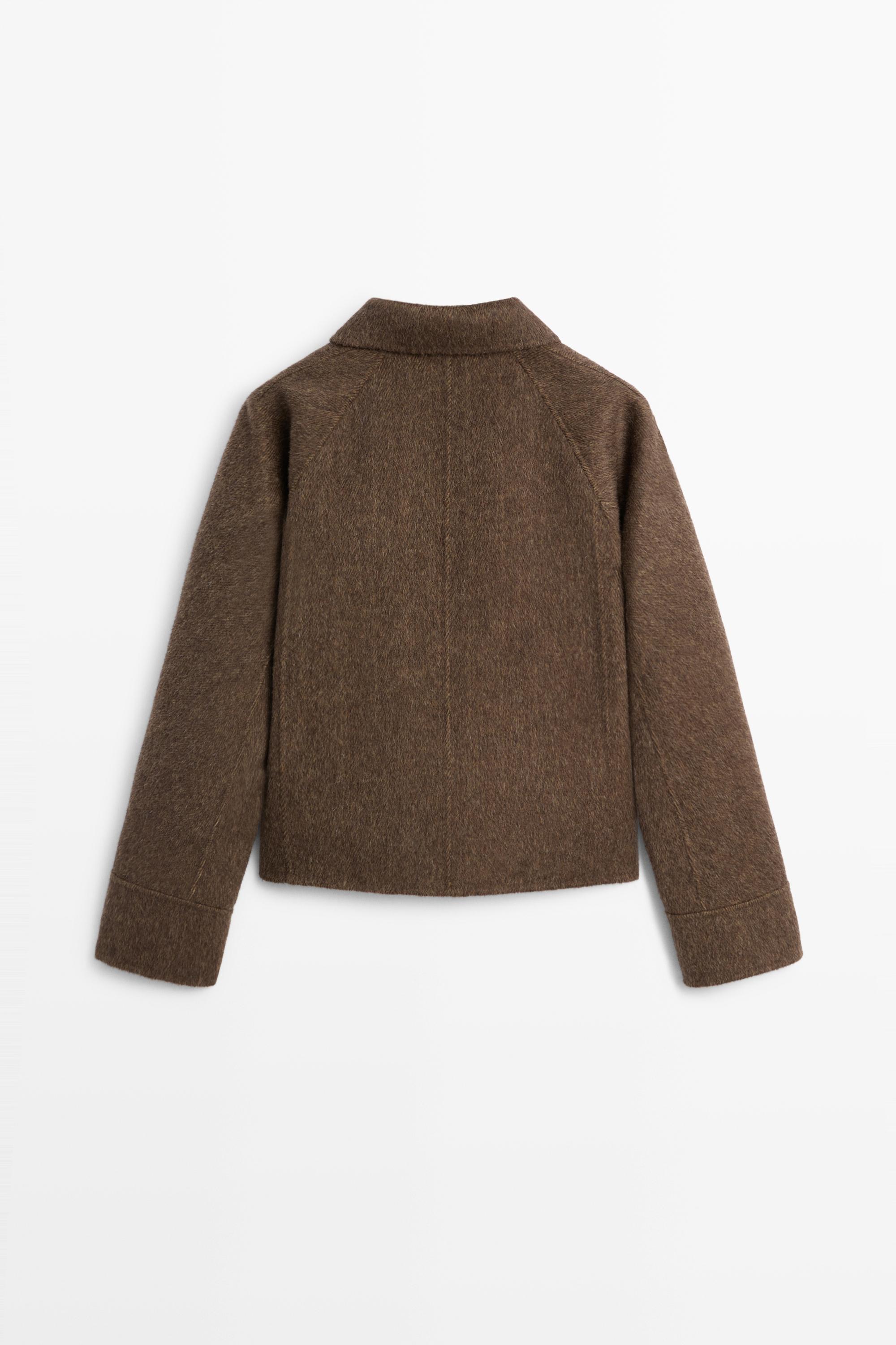 Short buttoned coat — BROWN