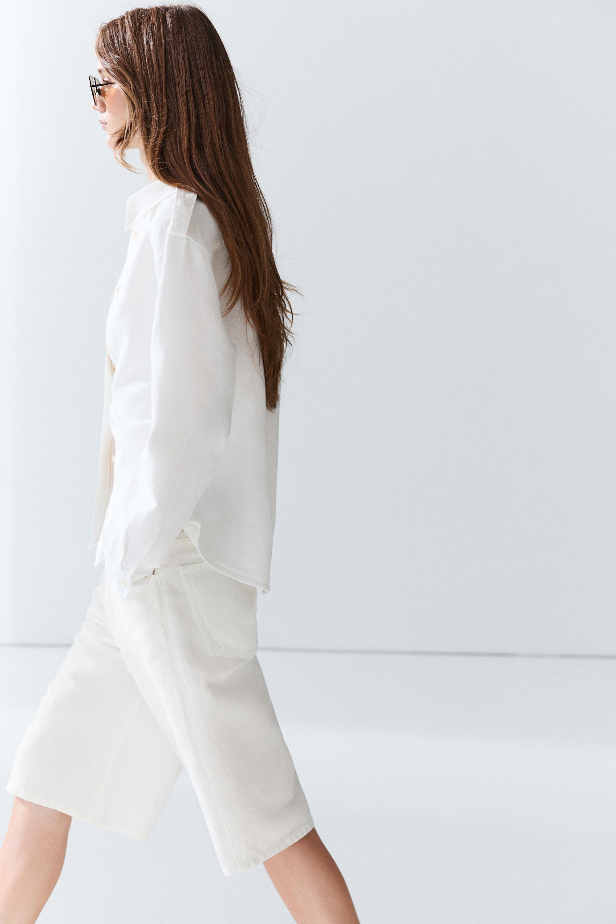 Cotton and linen blend Bermuda shorts — Off white